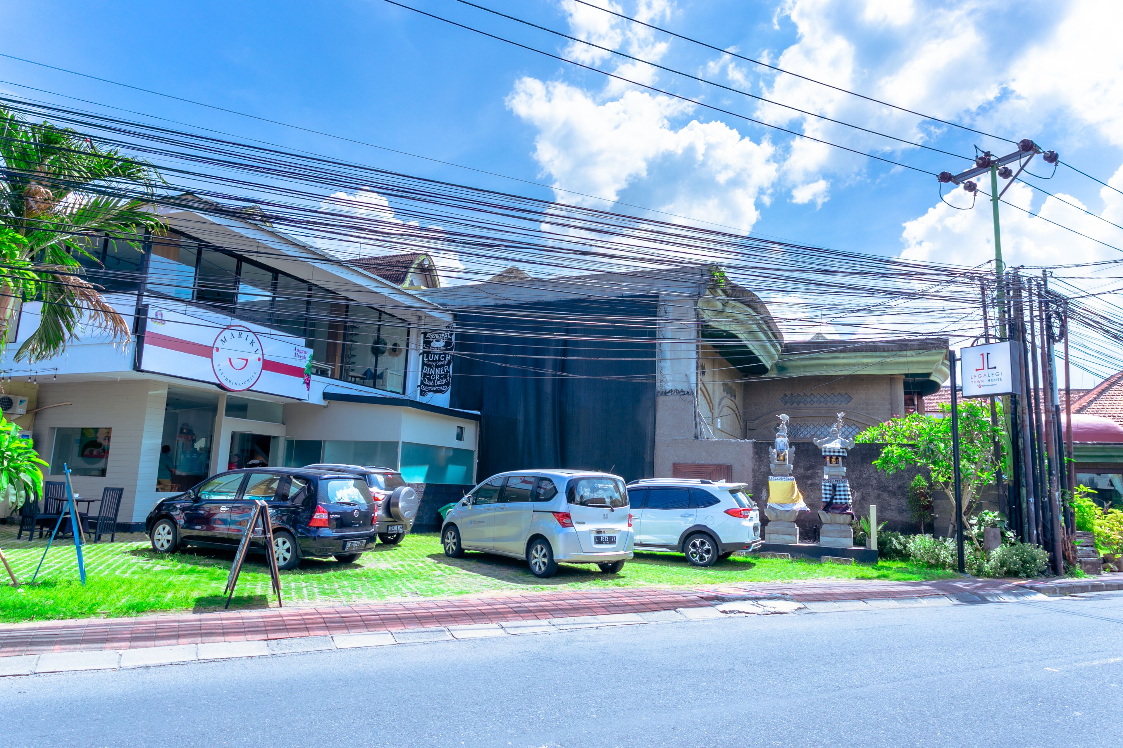 Lega Legi Town House