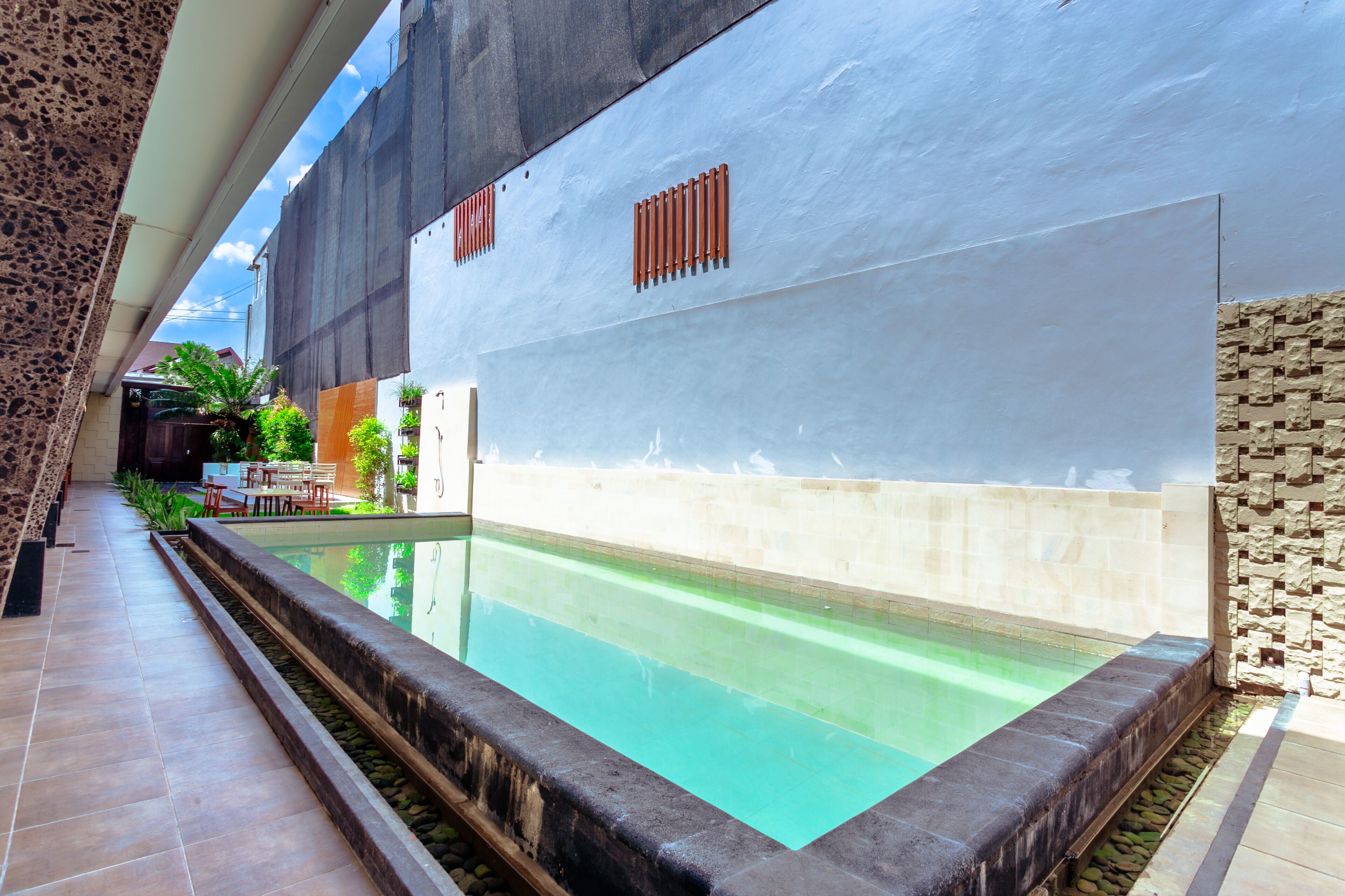 Lega Legi Town House