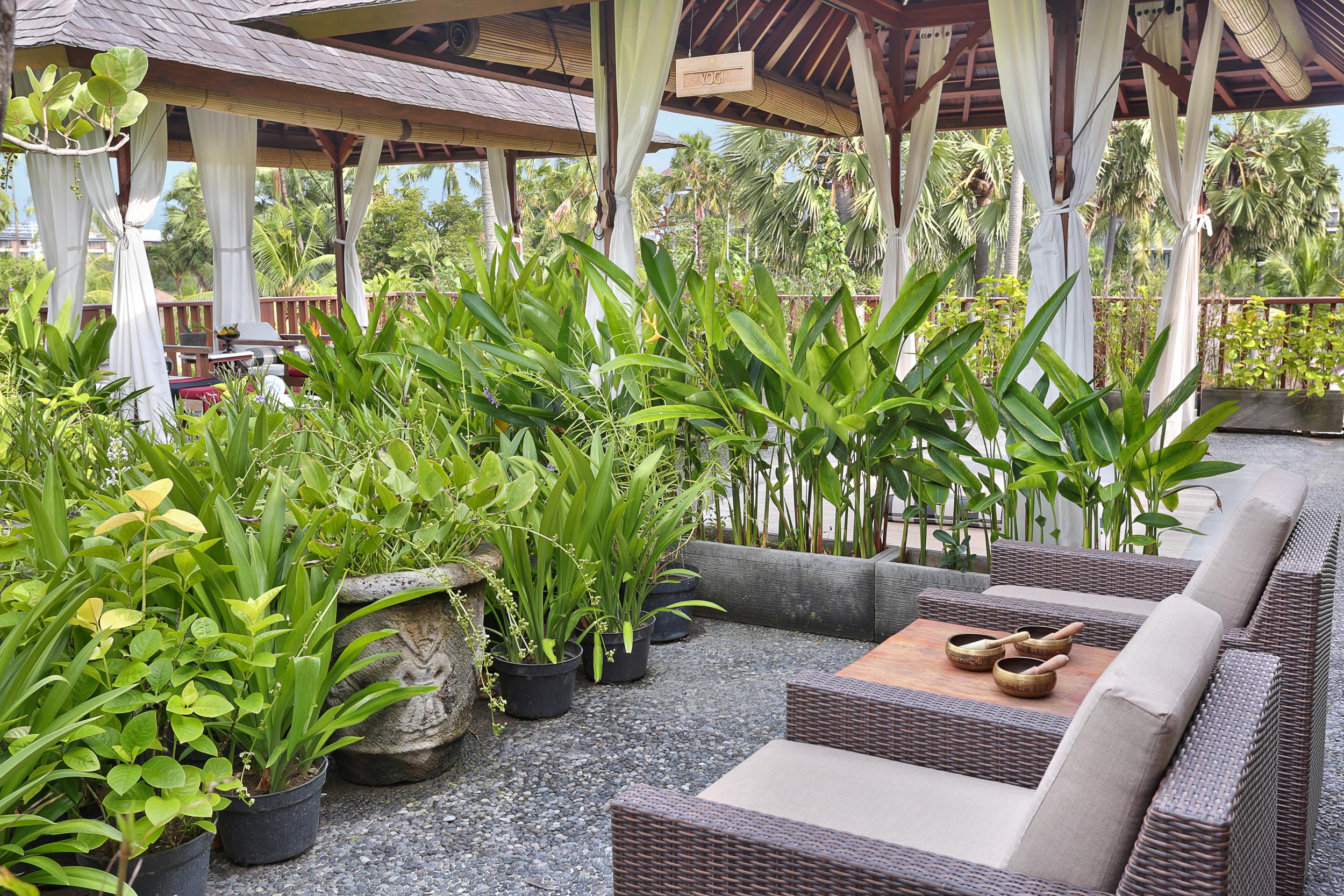 Legian Beach Hotel
