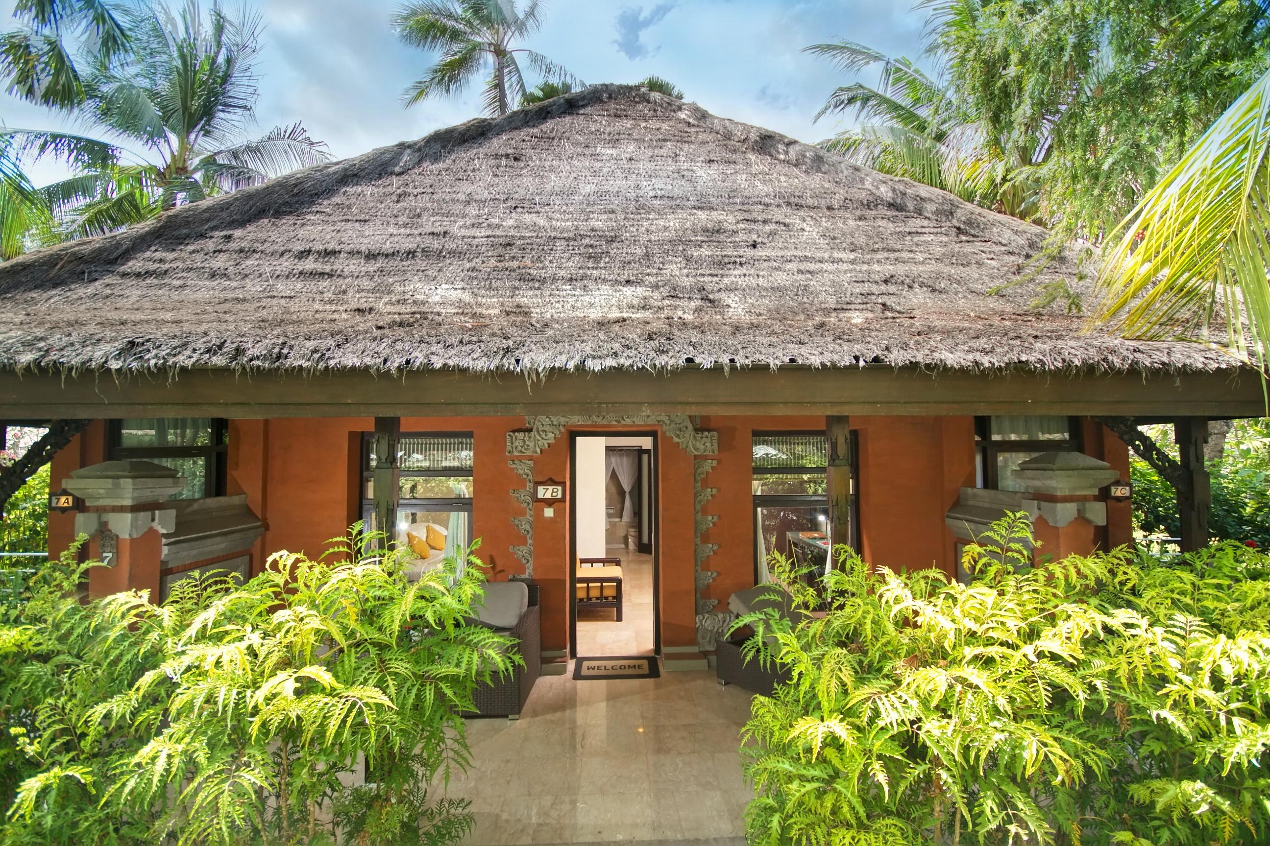 Legian Beach Hotel