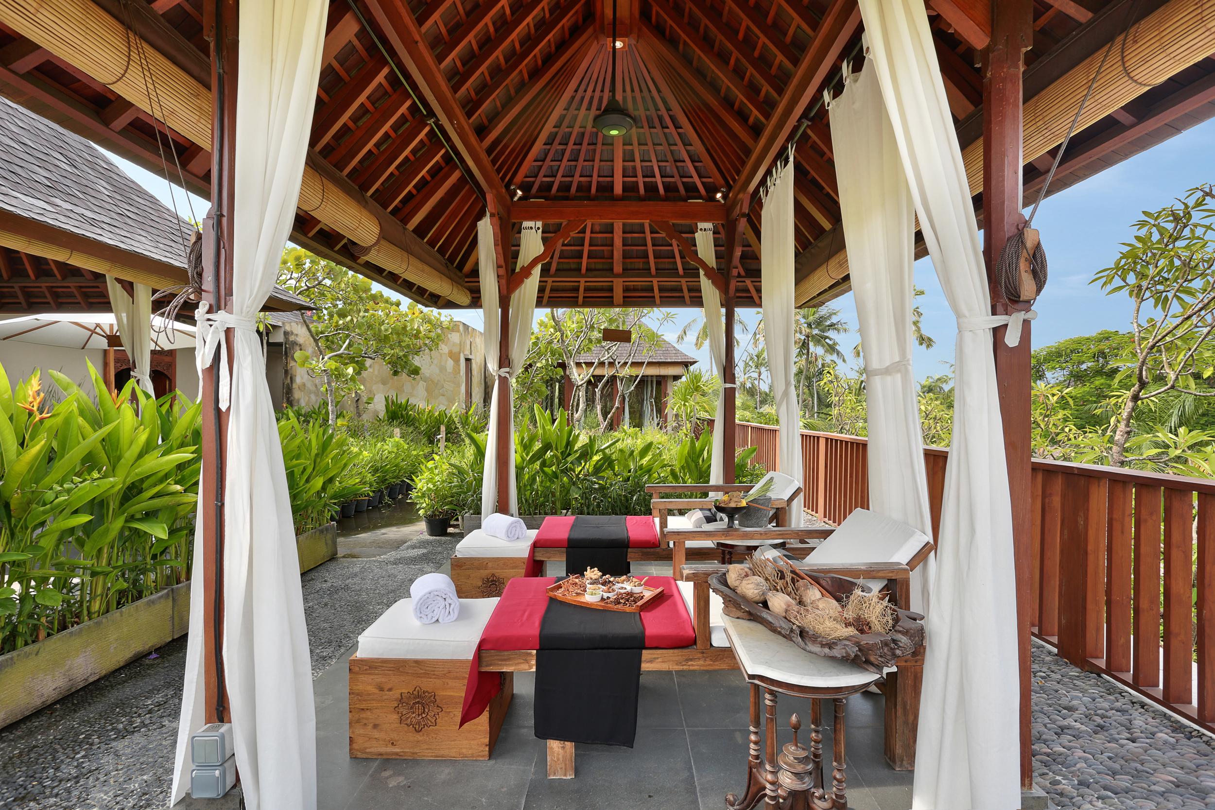 Legian Beach Hotel
