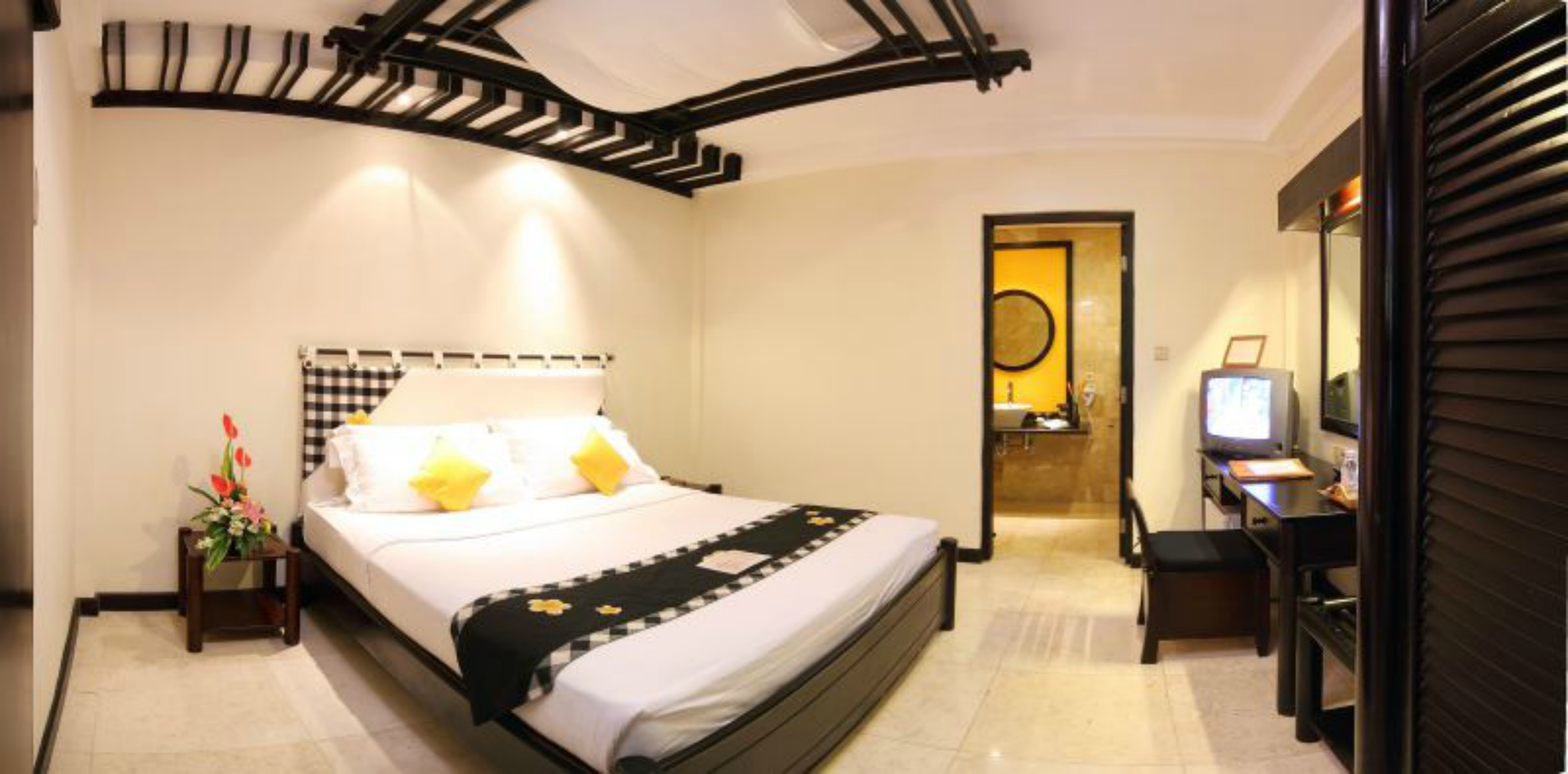 Legian Beach Hotel