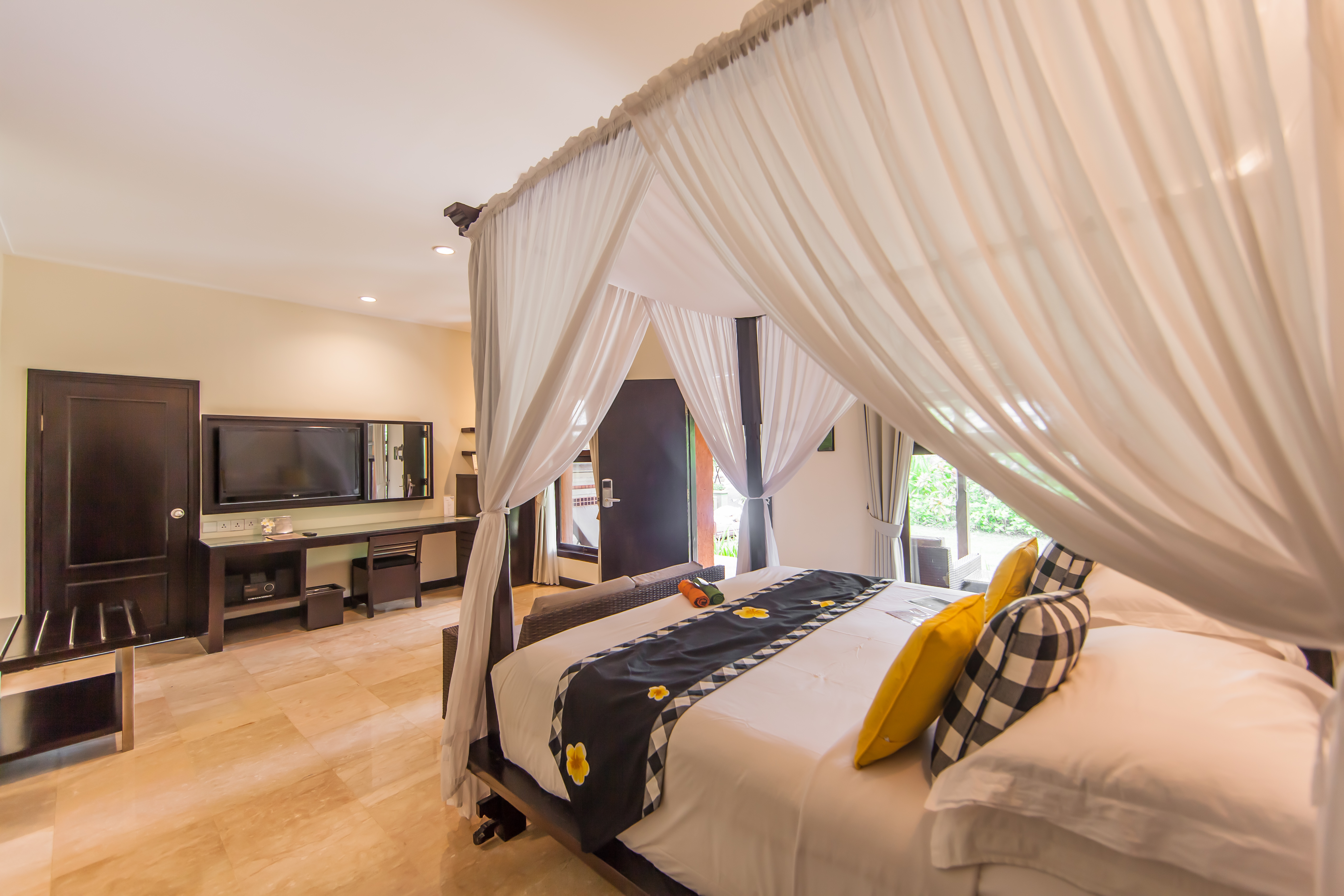 Legian Beach Hotel