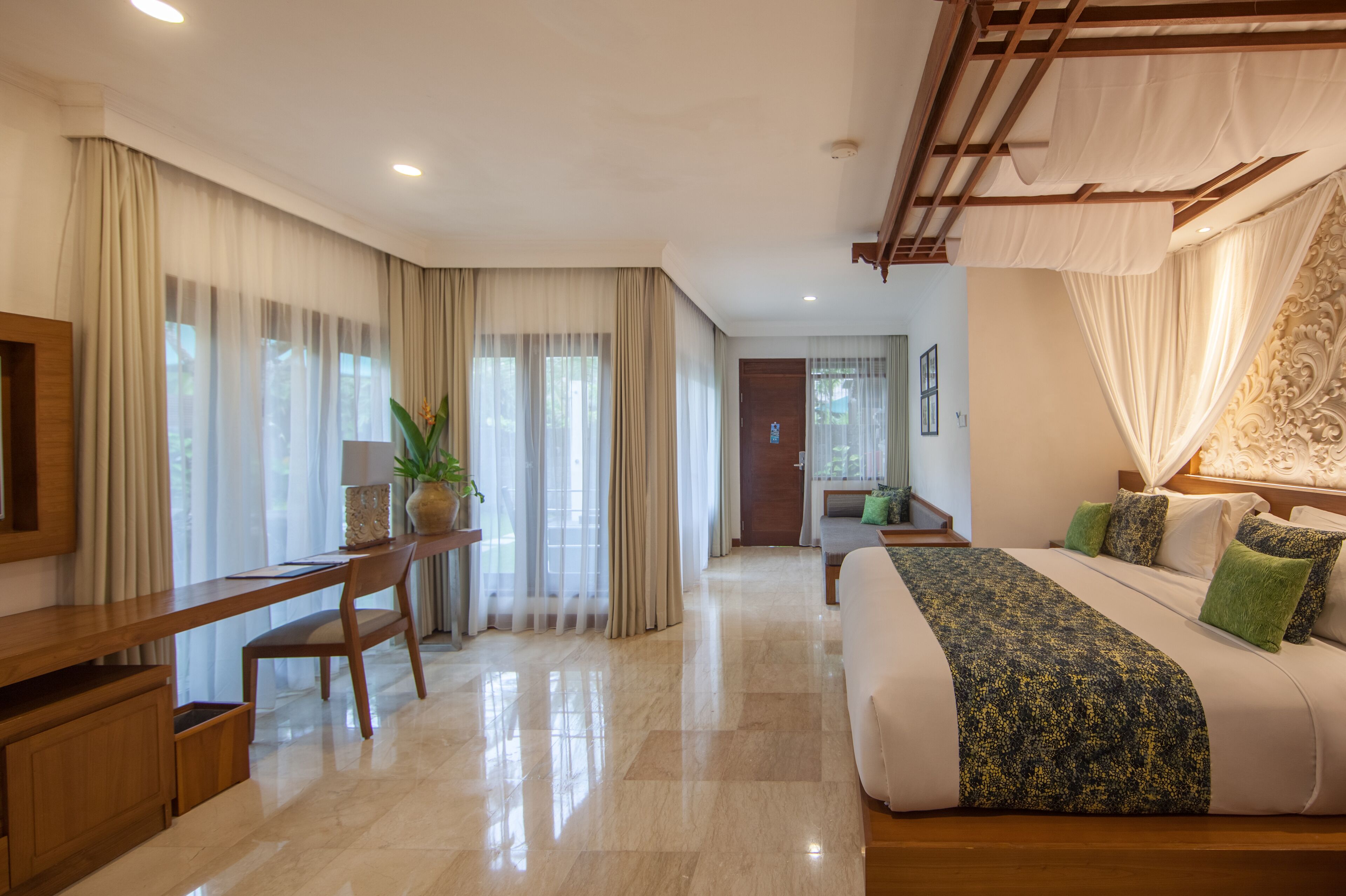 Legian Beach Hotel
