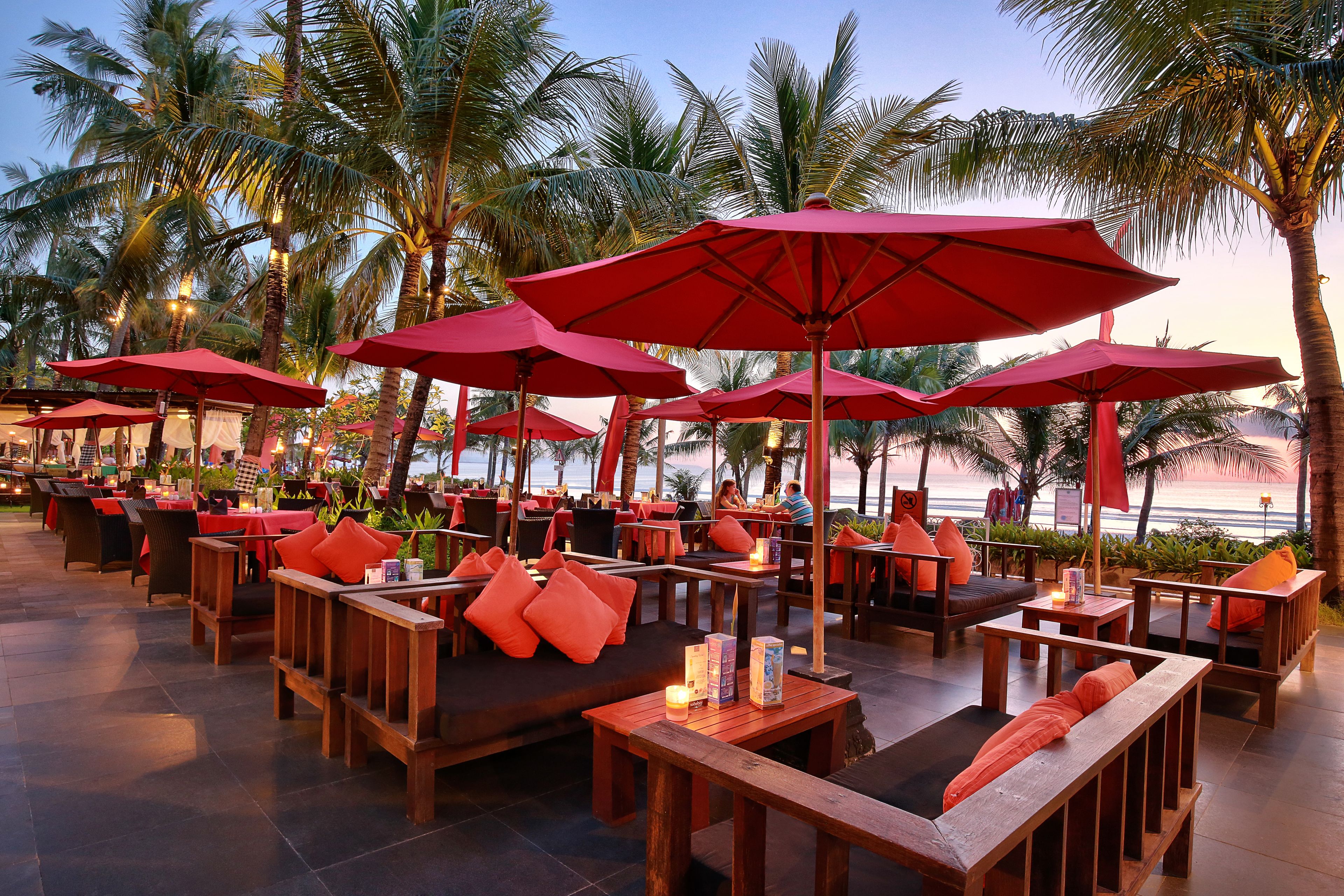 Legian Beach Hotel