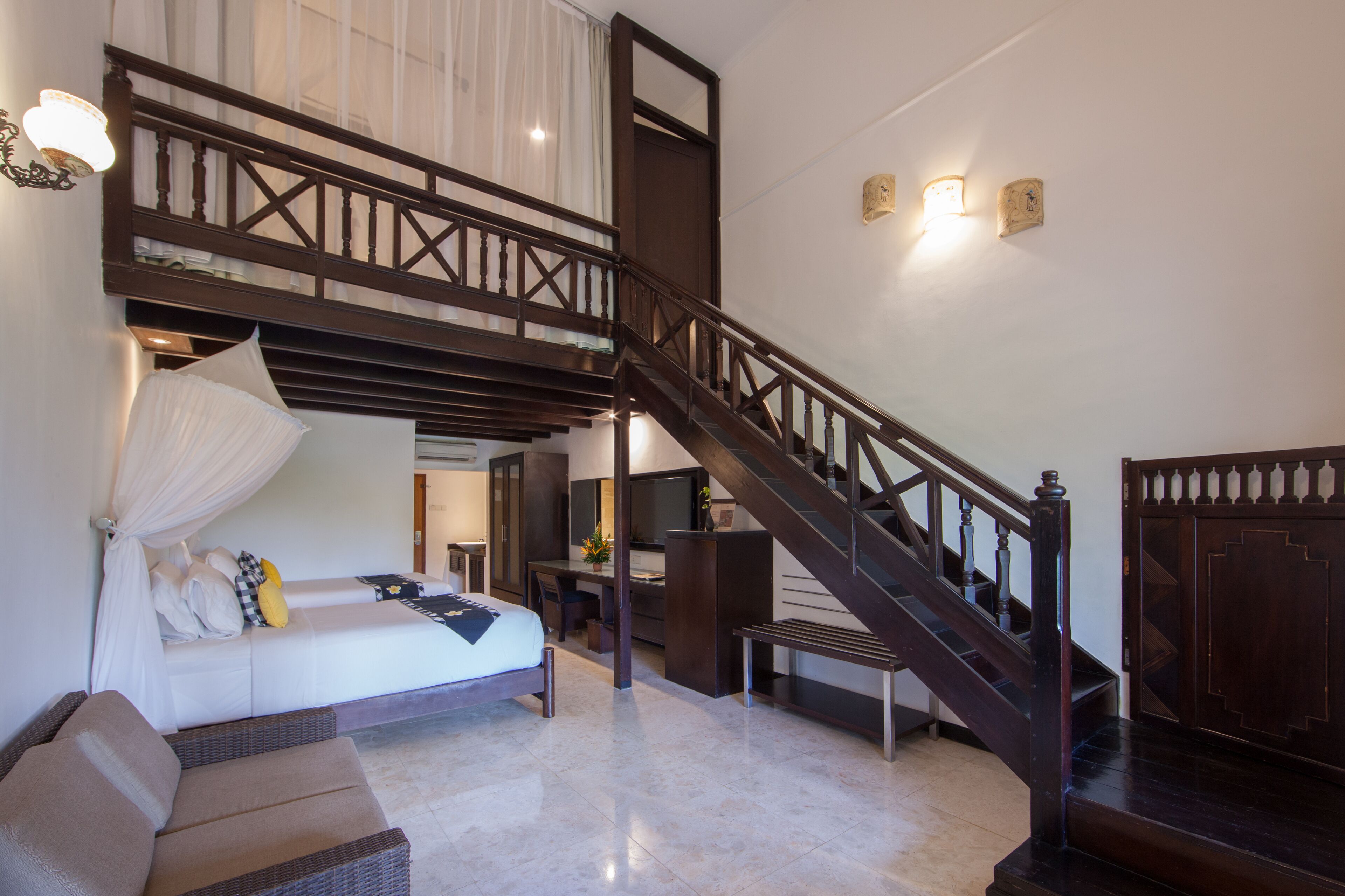 Legian Beach Hotel