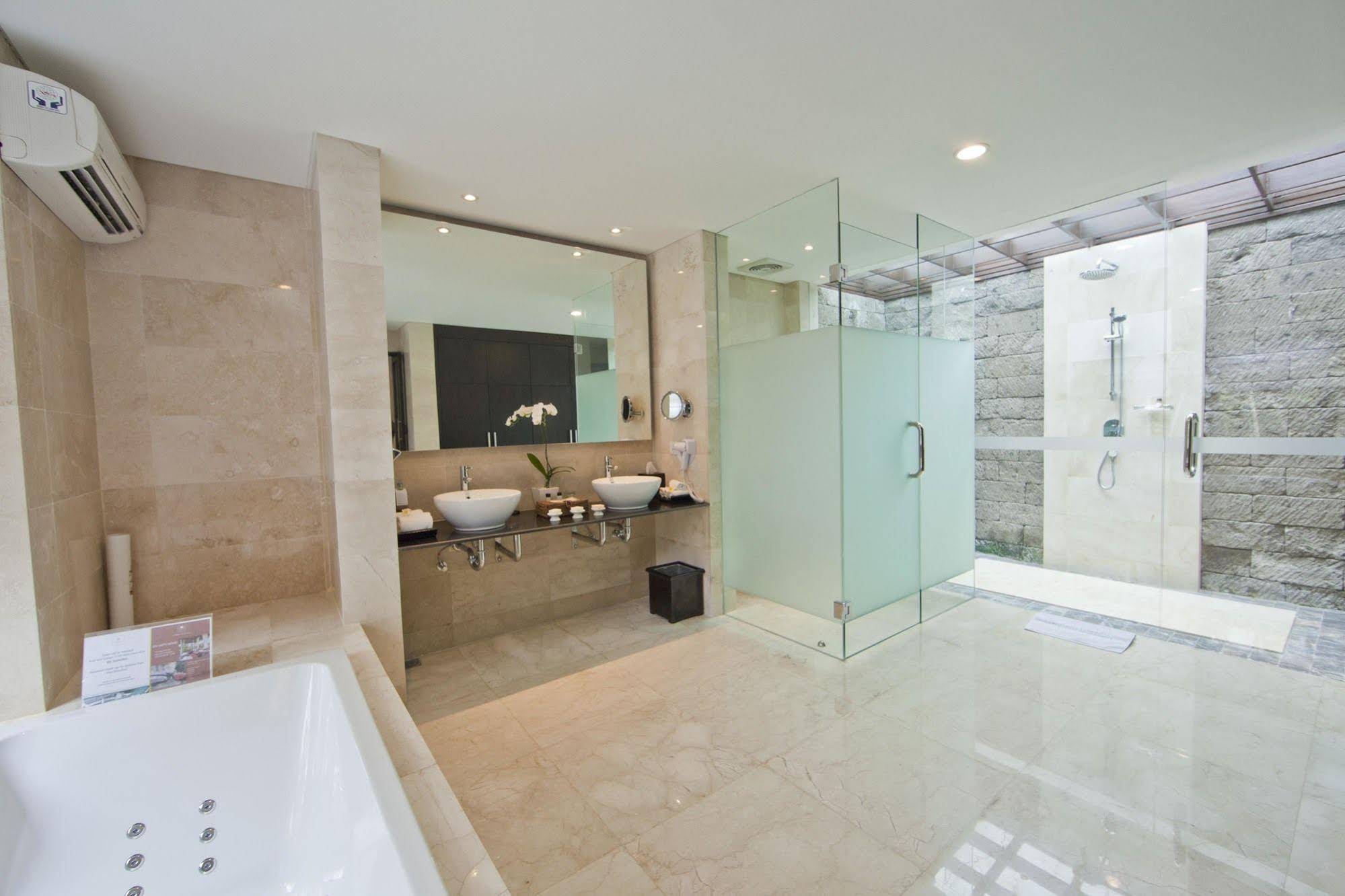 Legian Beach Villas