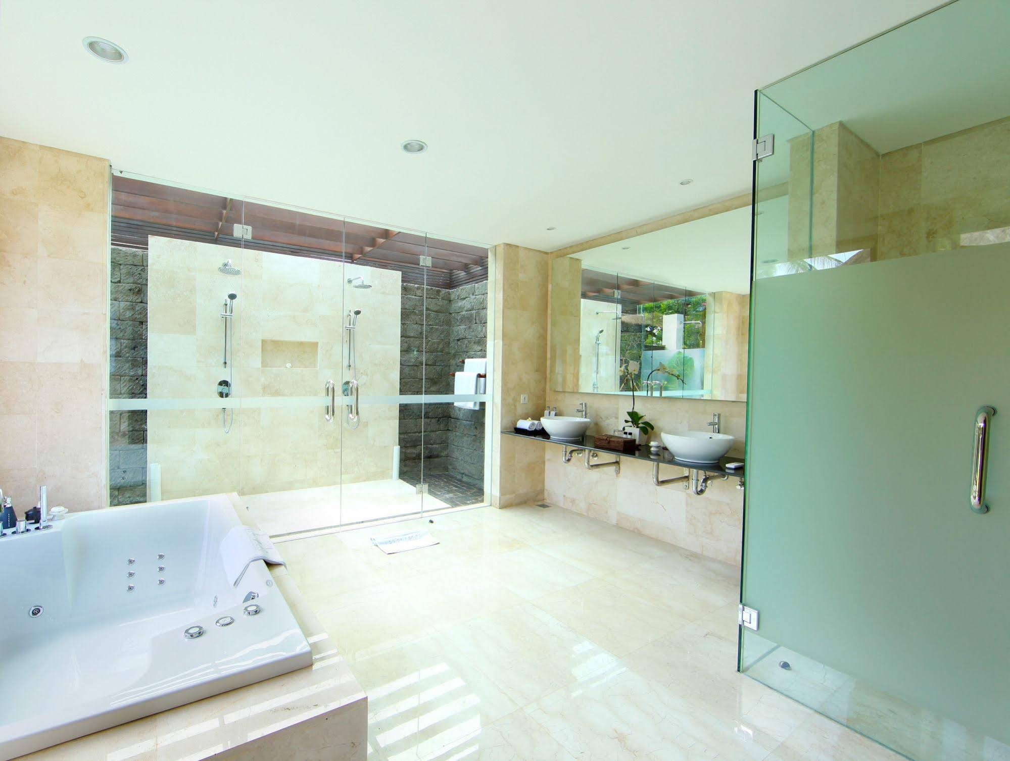 Legian Beach Villas