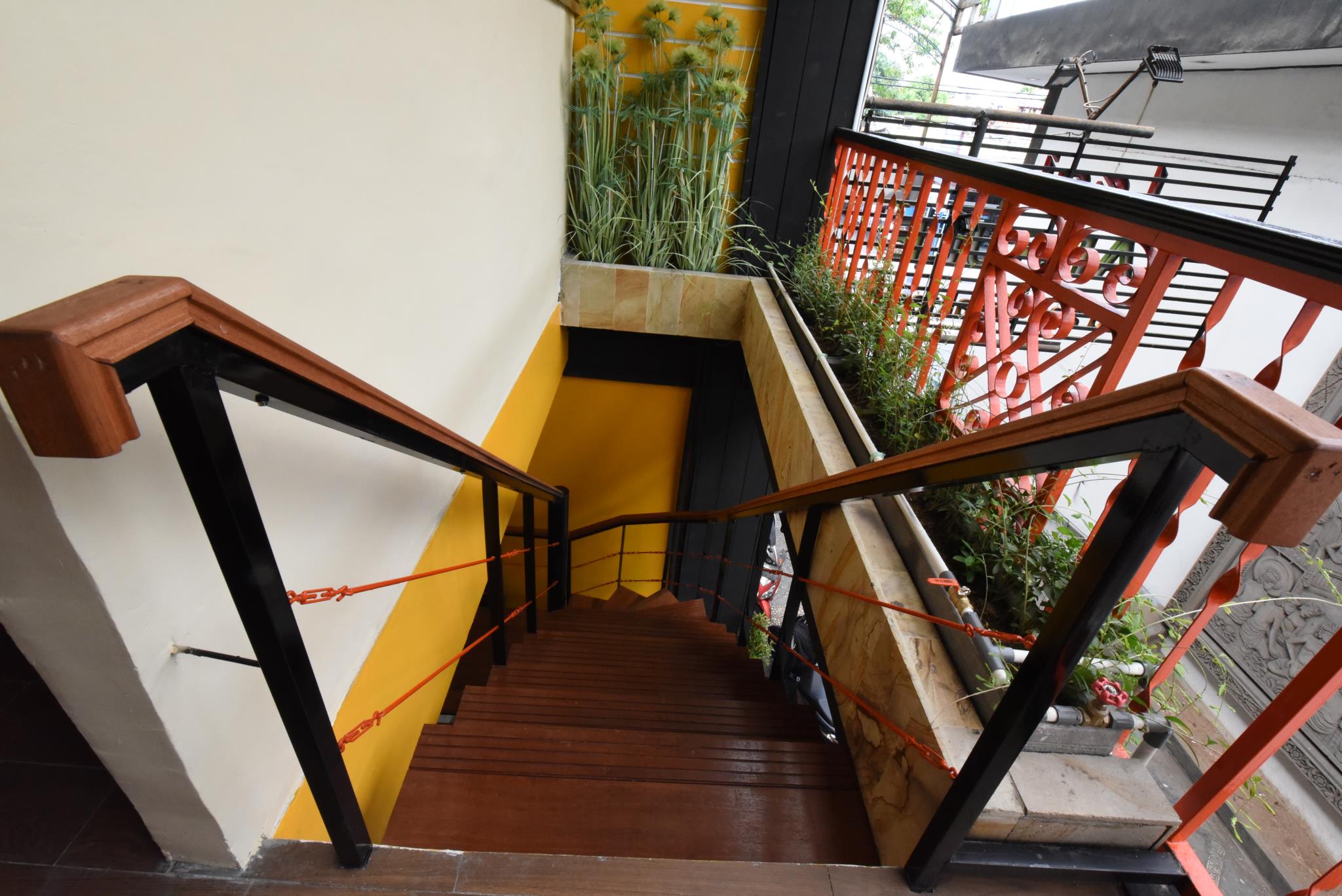 Legian Capsule