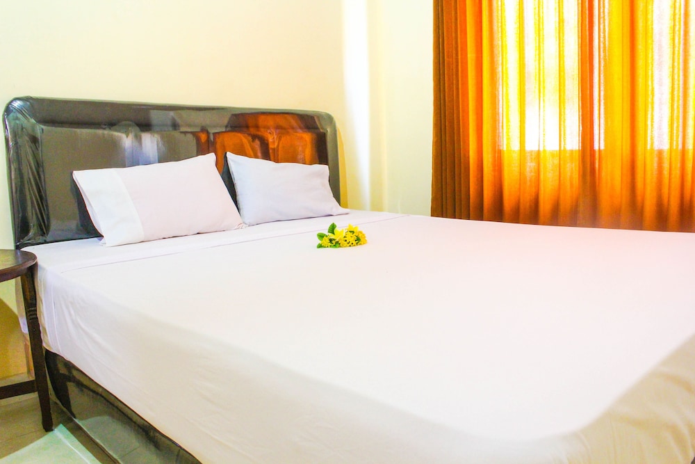 Lolo Beach Inn