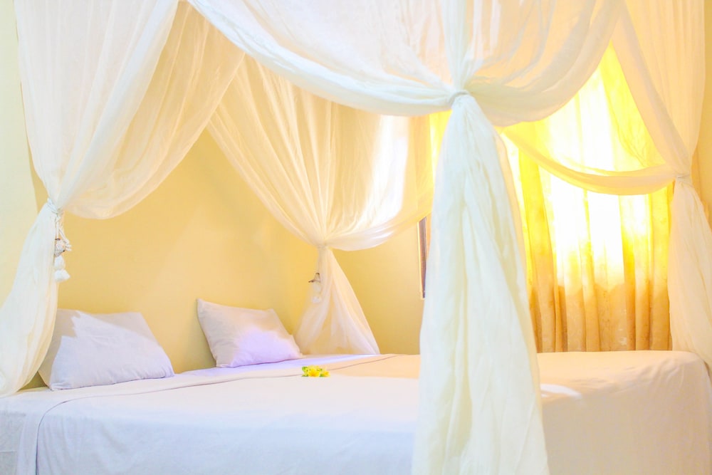 Lolo Beach Inn