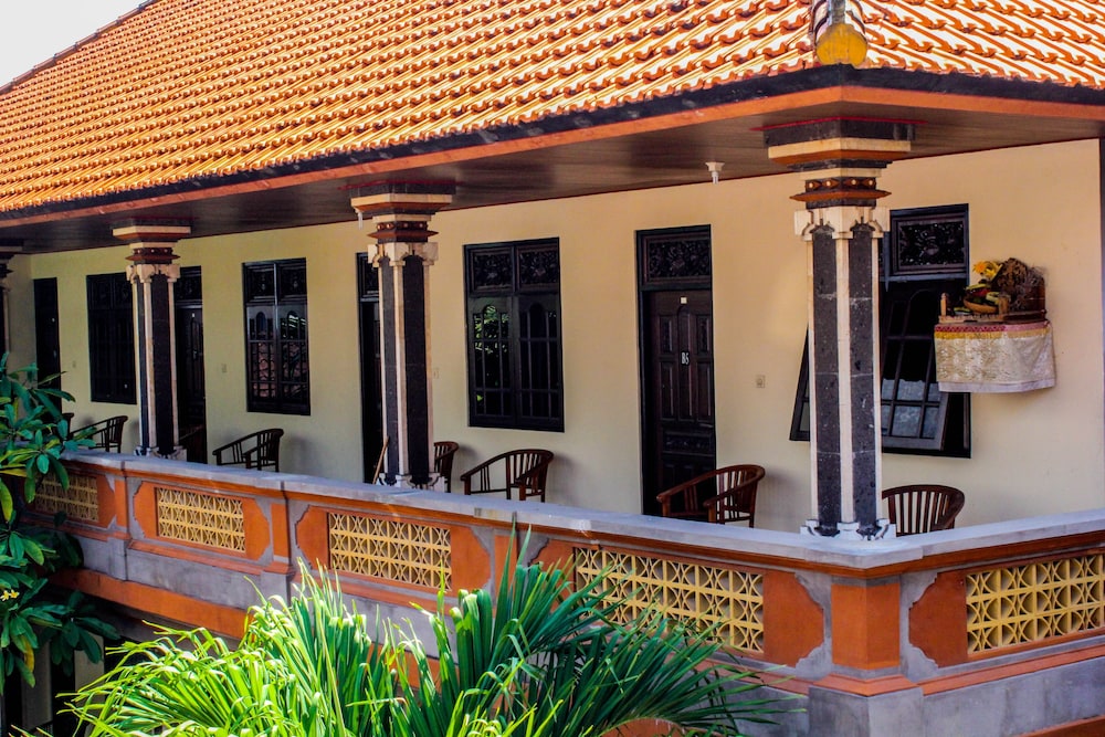 Lolo Beach Inn
