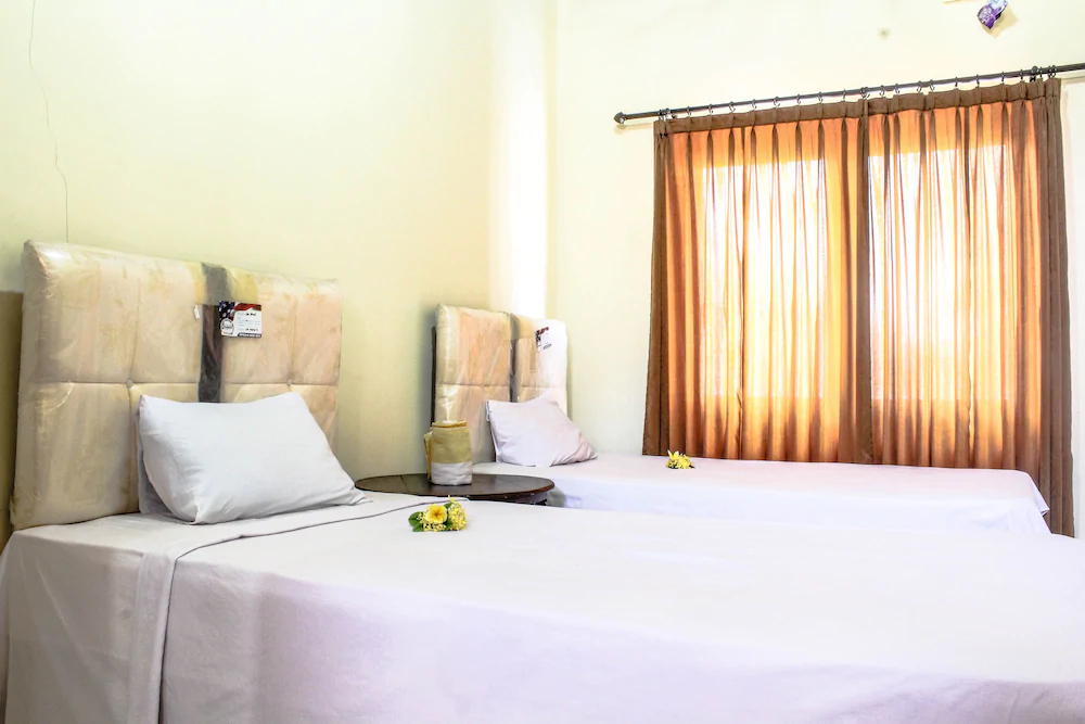 Lolo Beach Inn