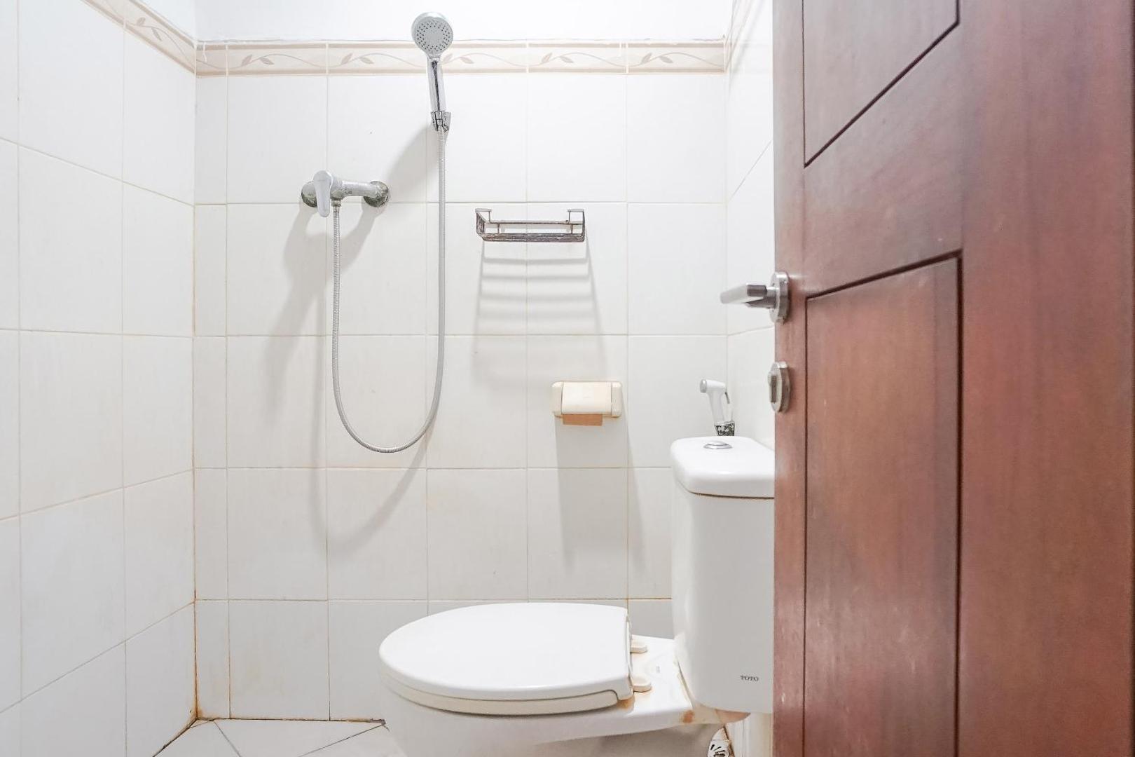 OYO 90082 Gana Inn Legian