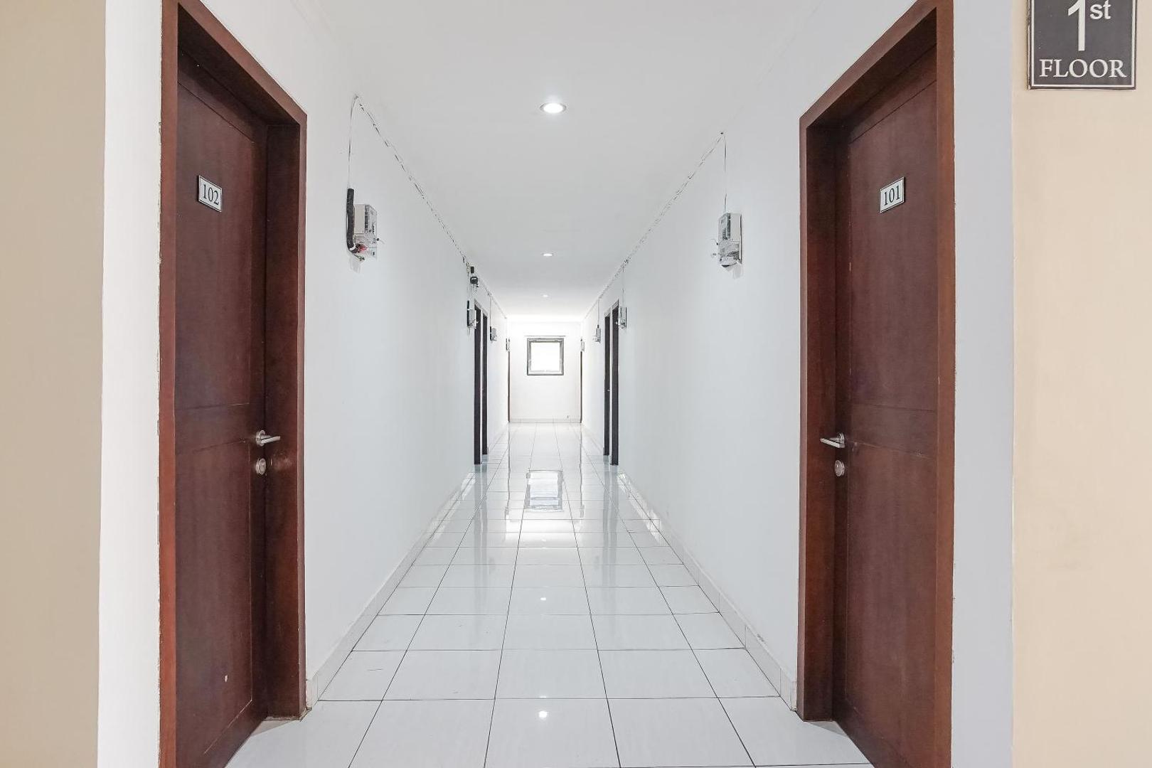 OYO 90082 Gana Inn Legian