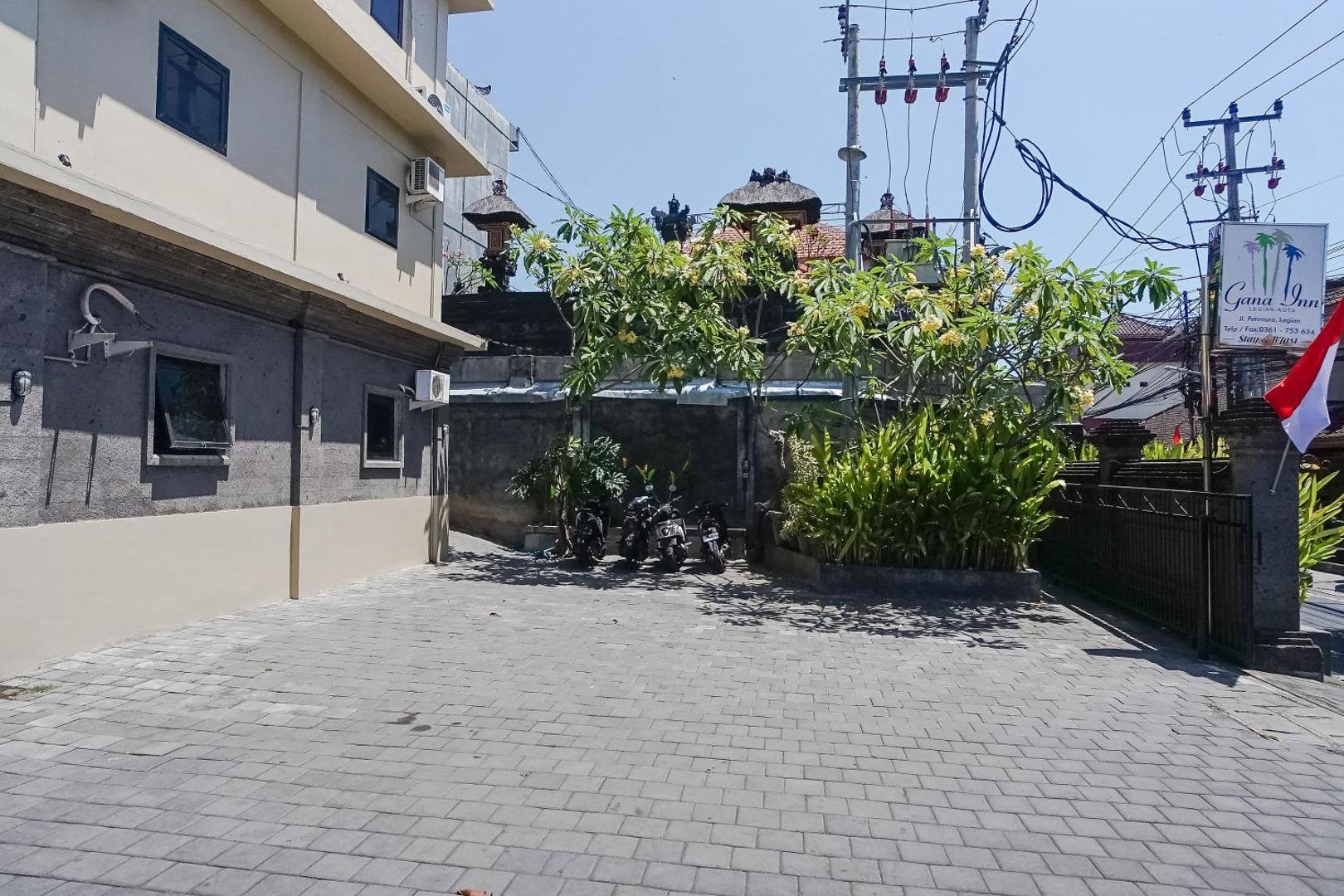 OYO 90082 Gana Inn Legian