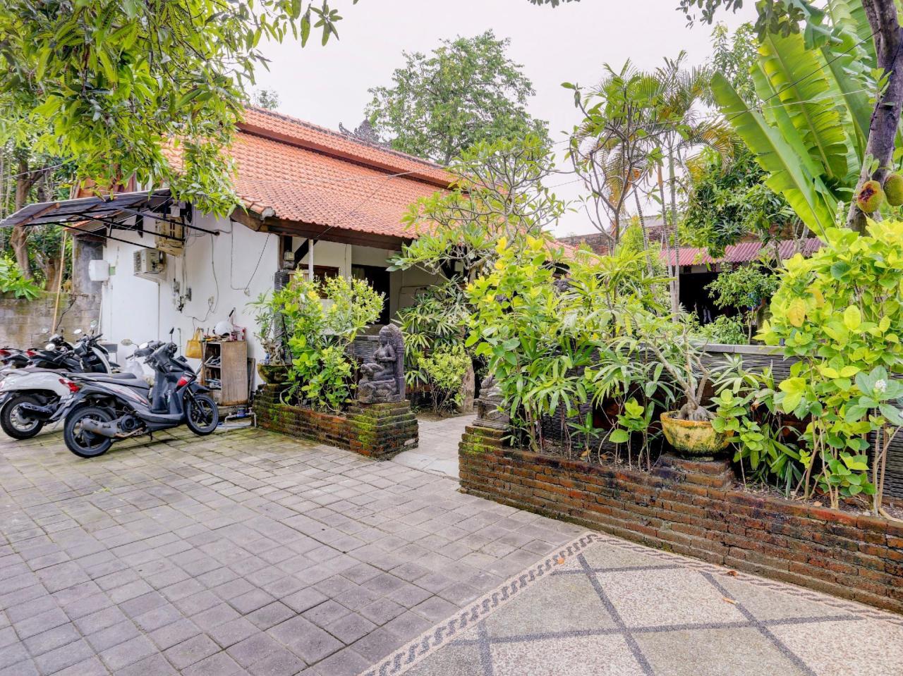 Oyo 90167 Kubu Gdk Pertiwi