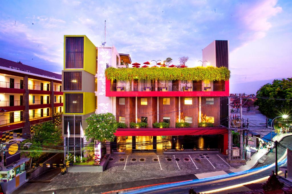 SEVN Legian Hotel