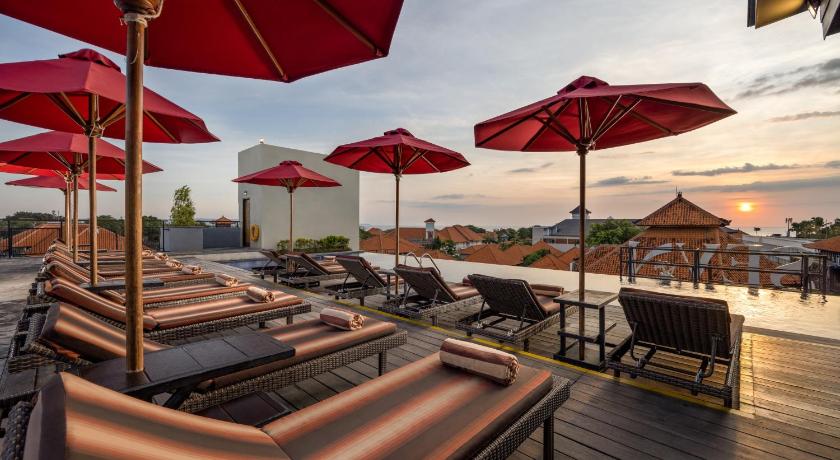 SEVN Legian Hotel