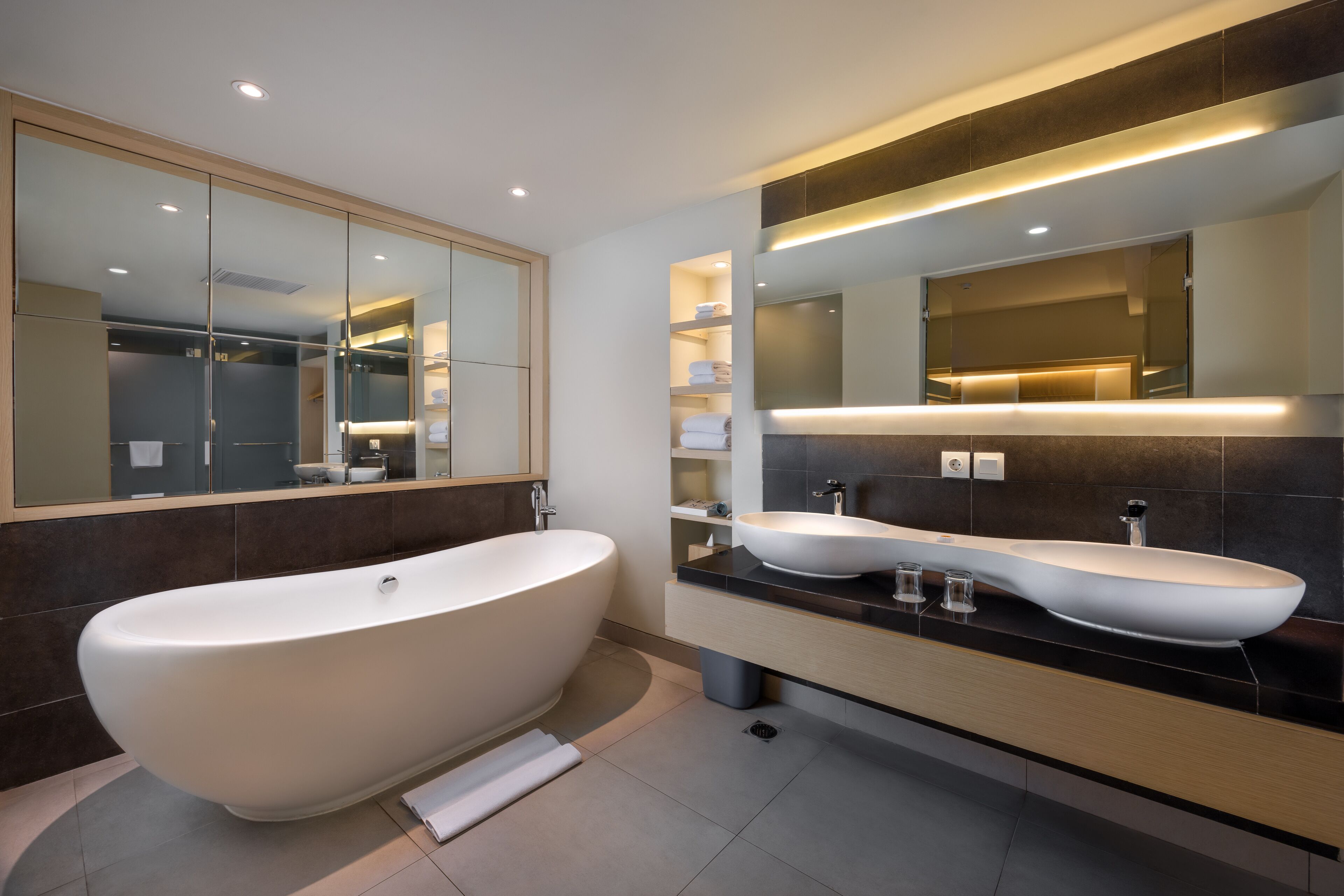 SEVN Legian Hotel