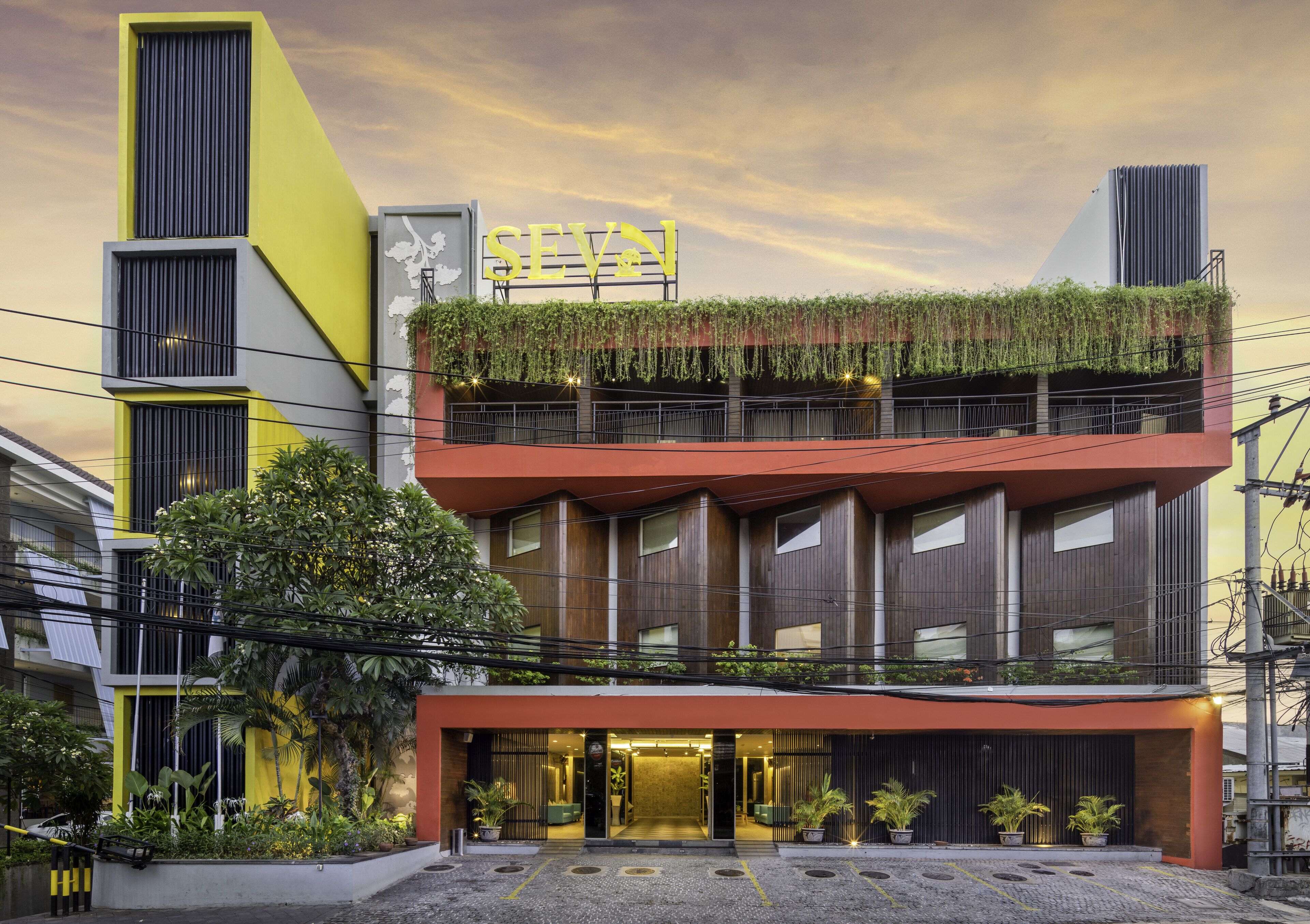 SEVN Legian Hotel