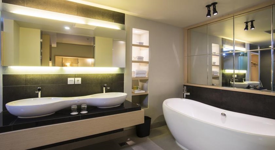 SEVN Legian Hotel