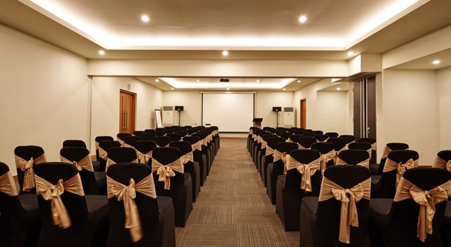 SEVN Legian Hotel
