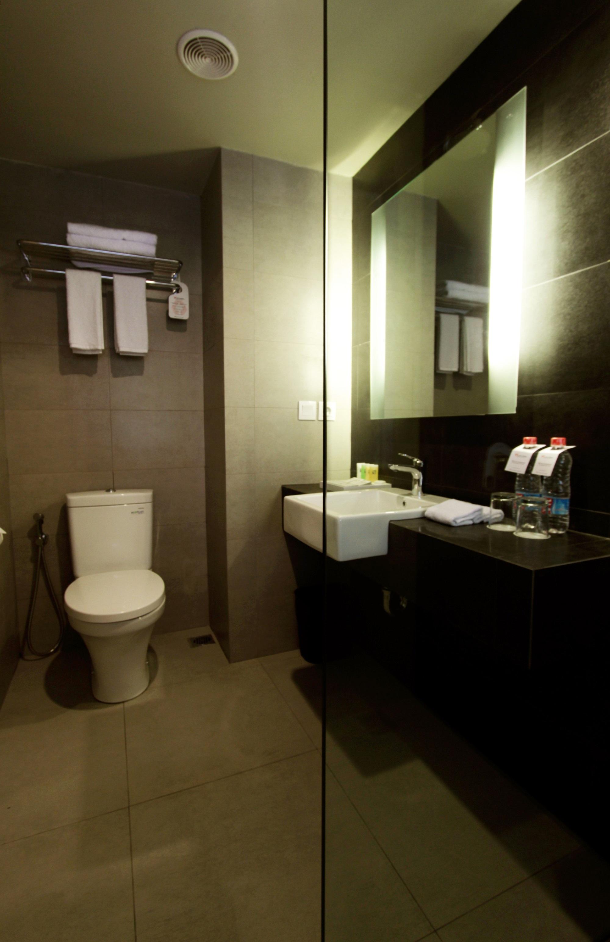 SEVN Legian Hotel
