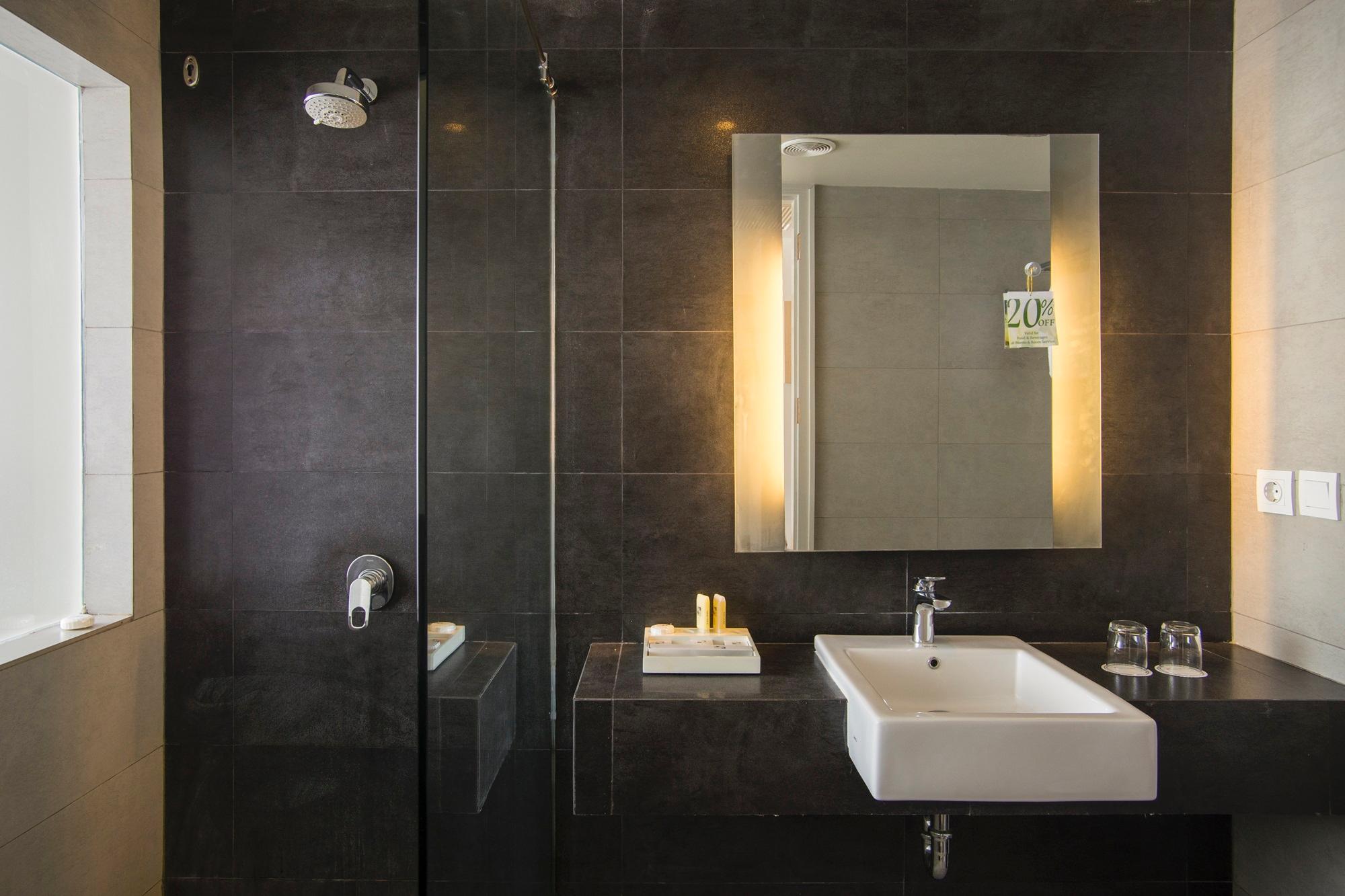 SEVN Legian Hotel