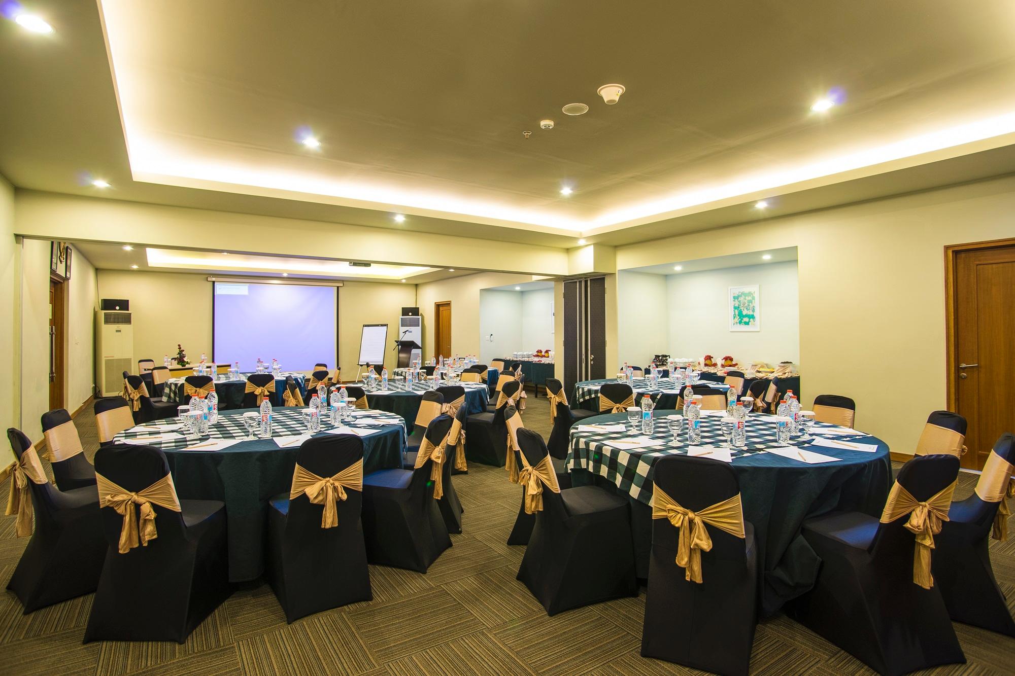 SEVN Legian Hotel