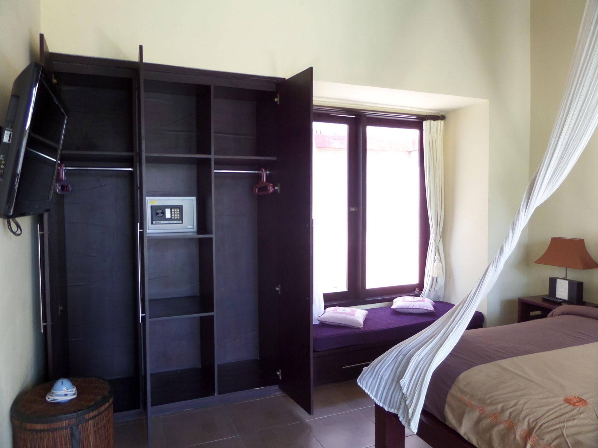 Tanjung Lima Villas