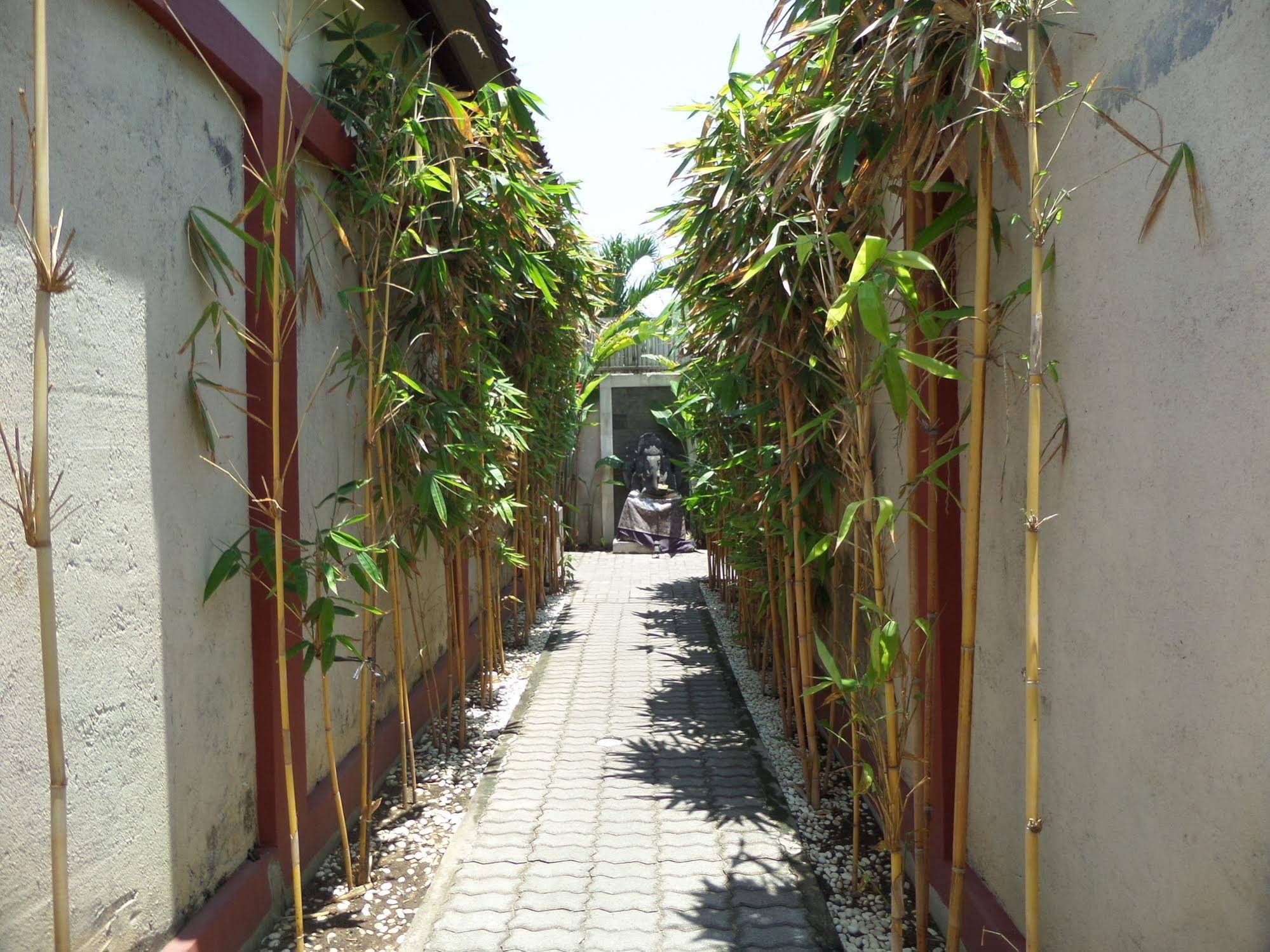 Tanjung Lima Villas