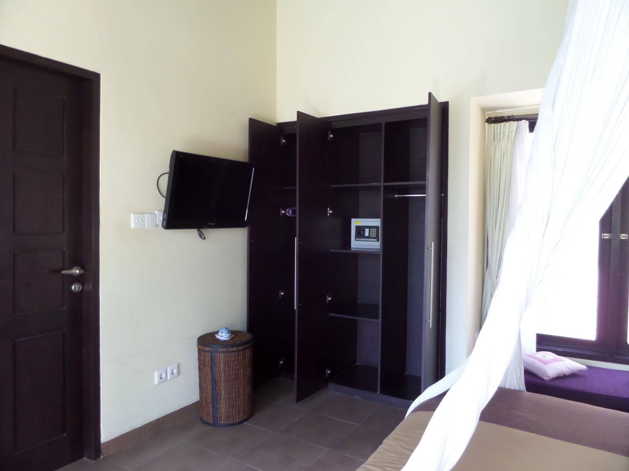 Tanjung Lima Villas