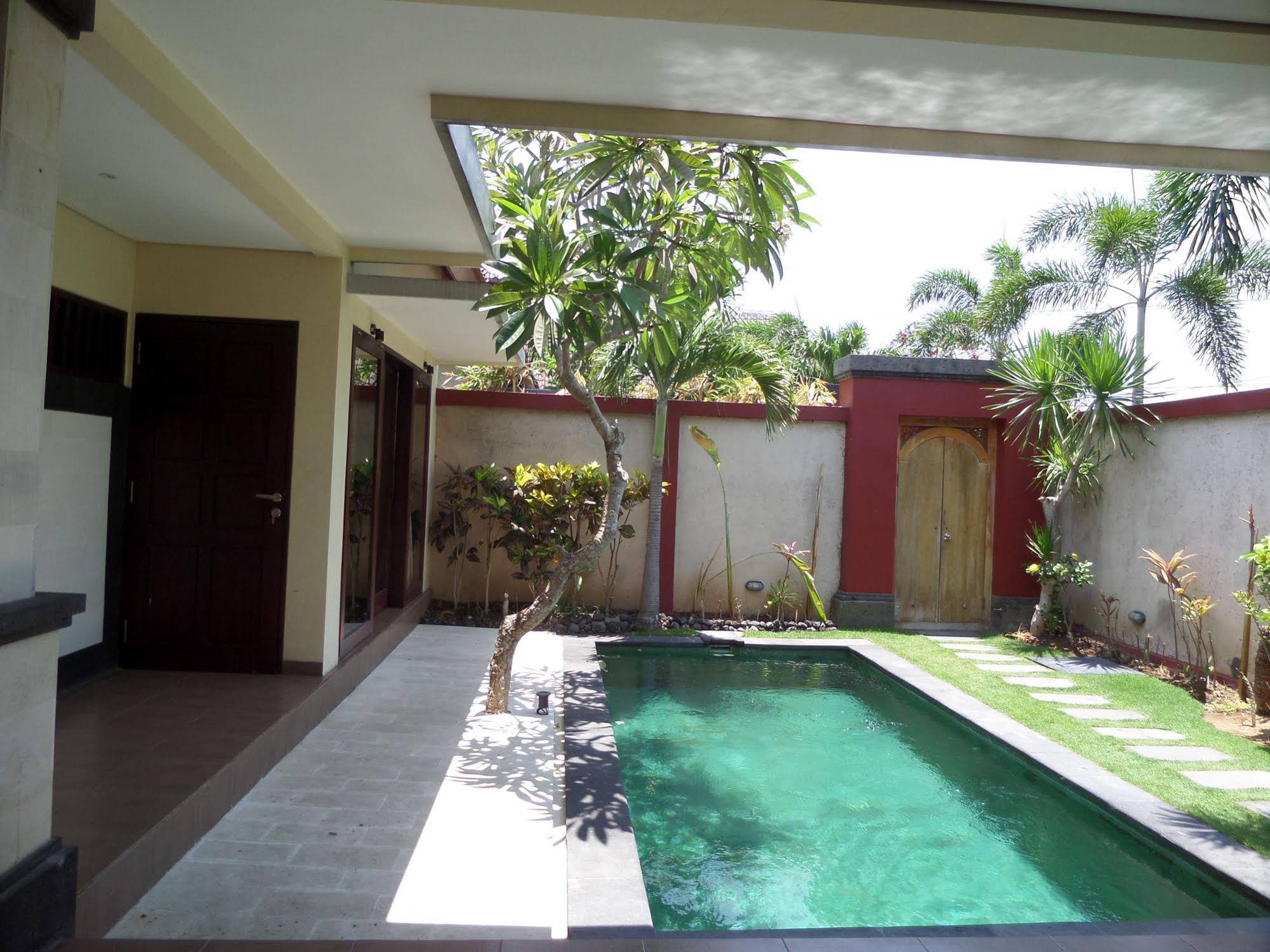 Tanjung Lima Villas