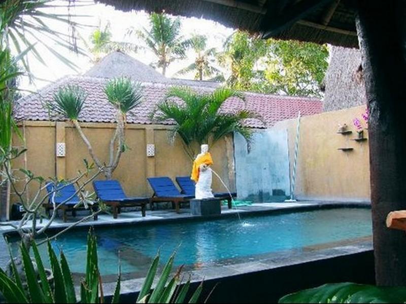Adi Bungalow