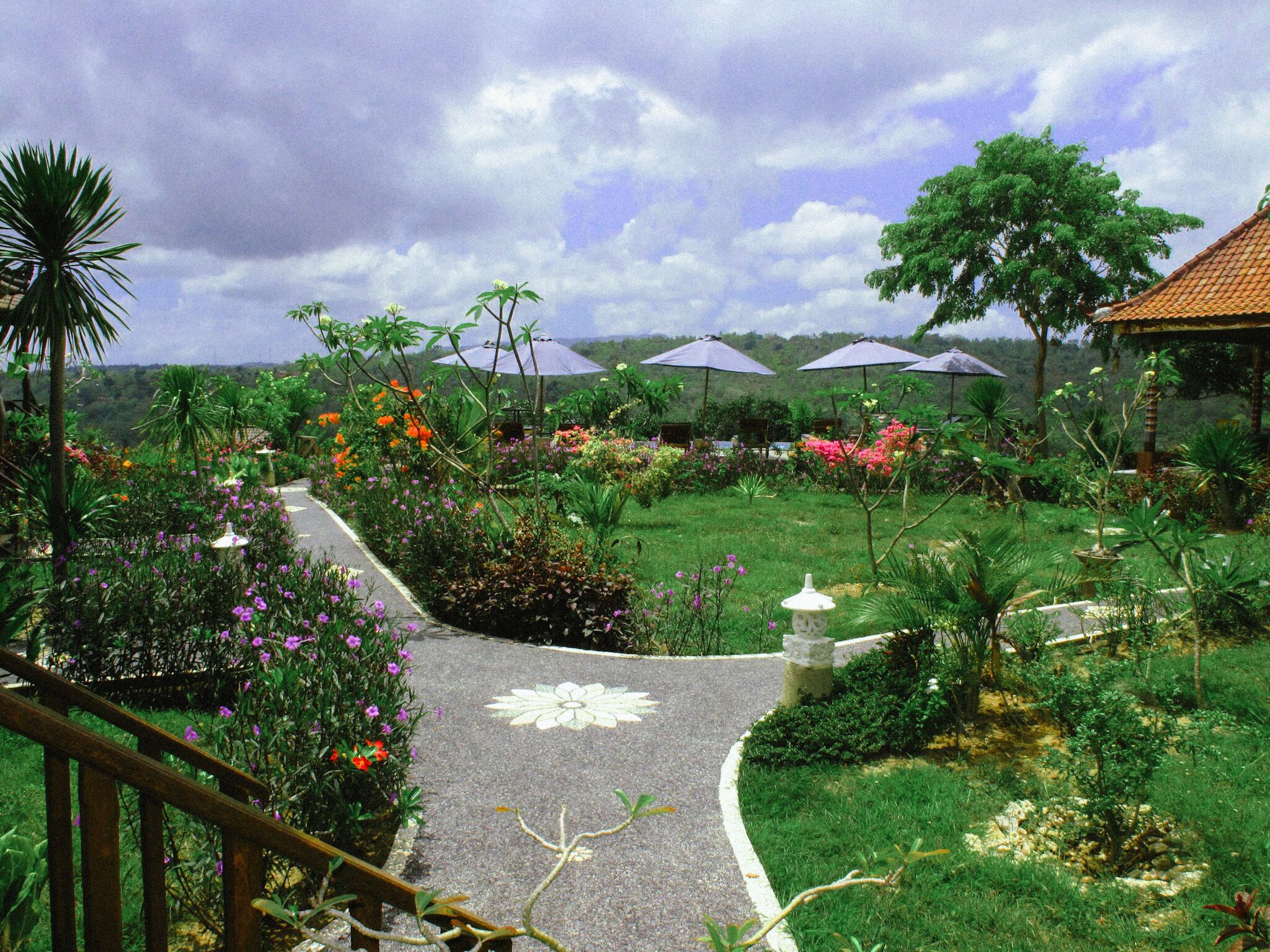 Dimas Huts Lembongan