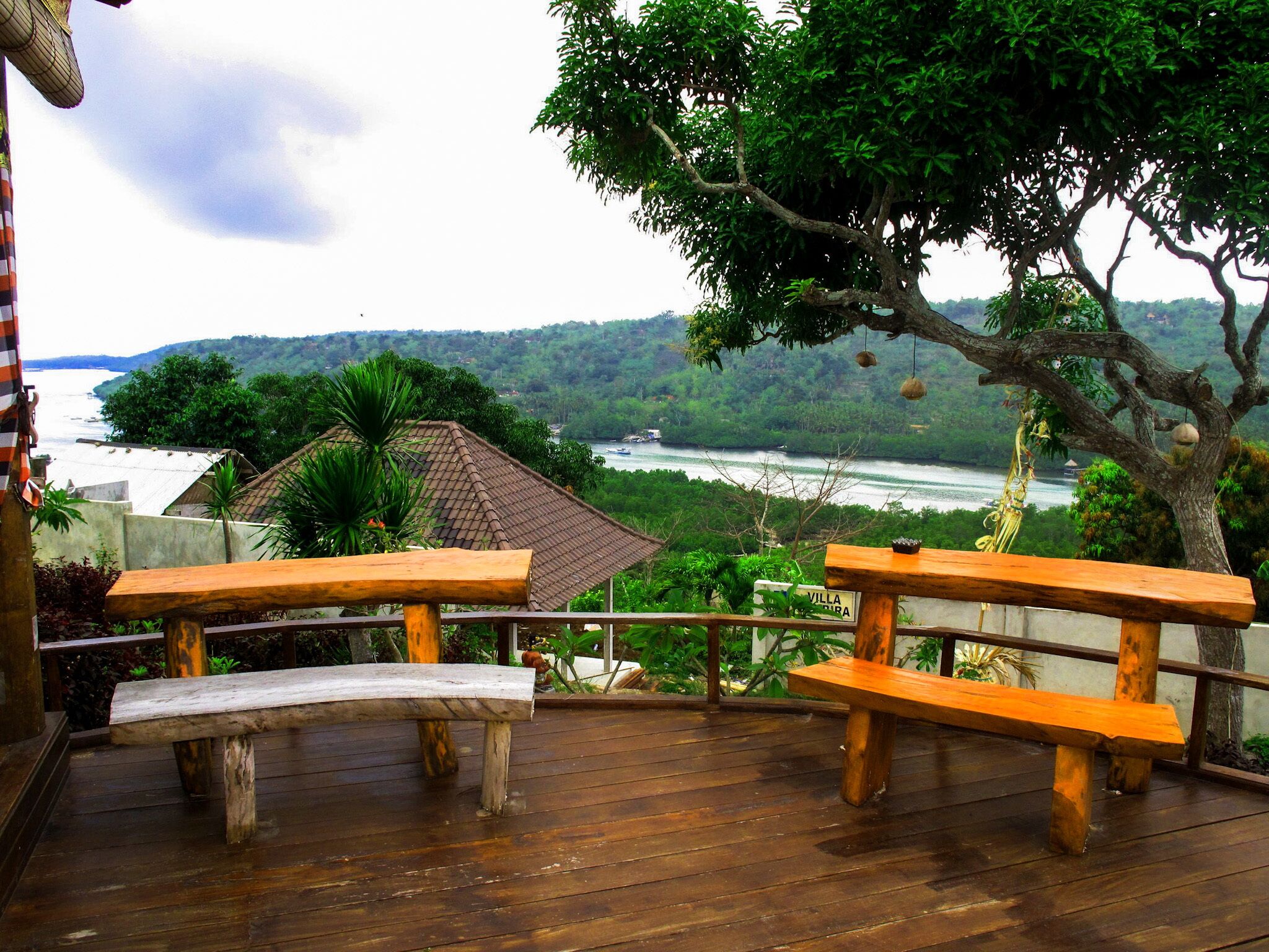 Dimas Huts Lembongan
