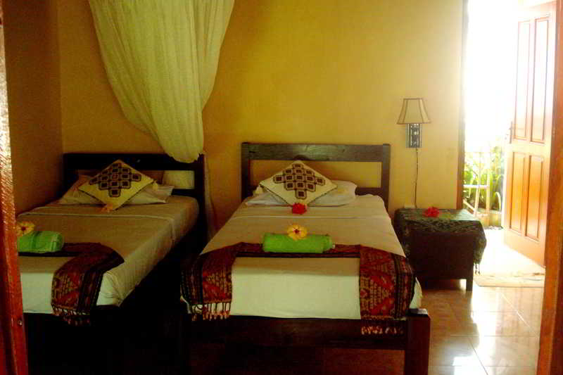 Mushroom Beach Bungalow