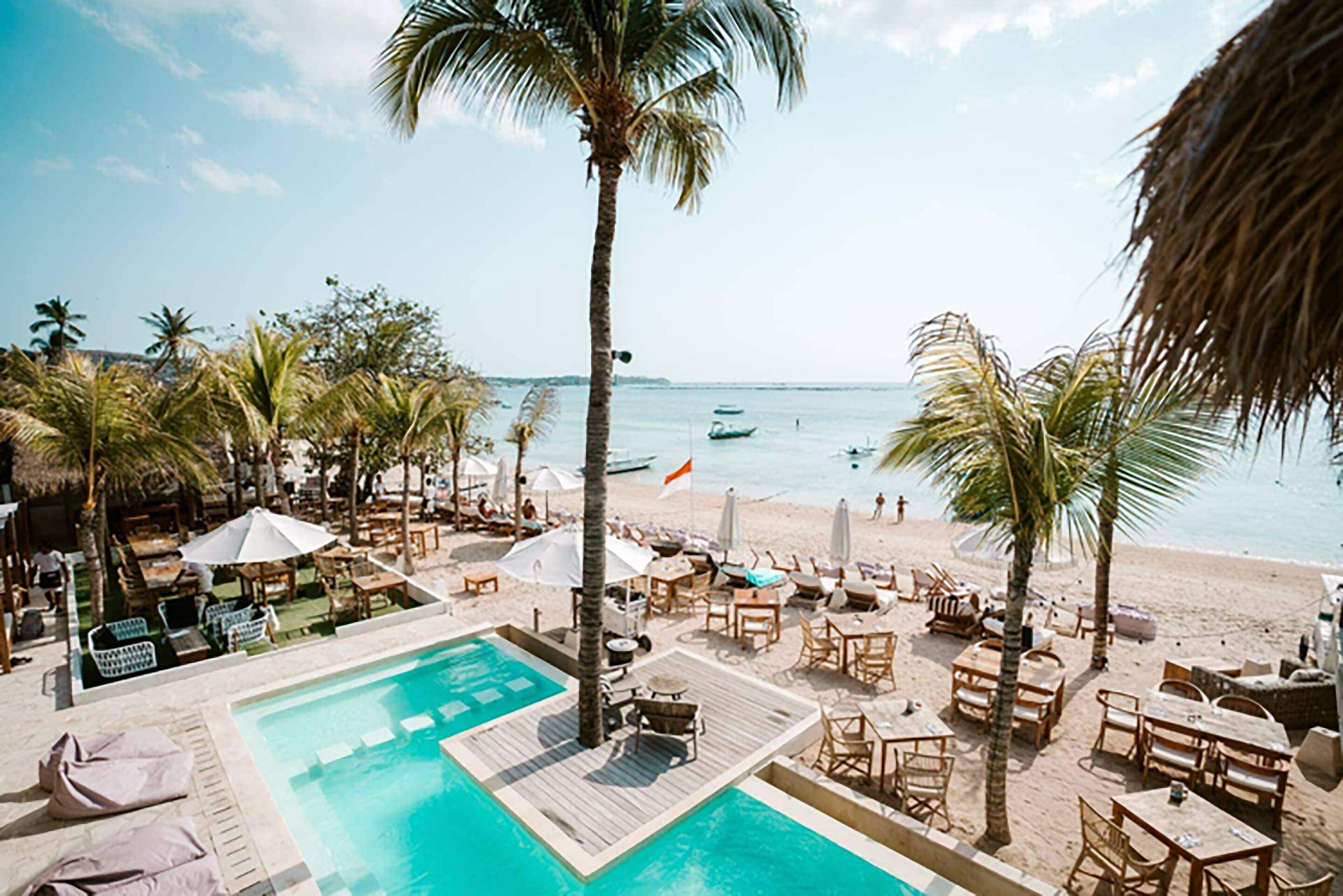 Ohana's Beachfront Resort & Beach Club