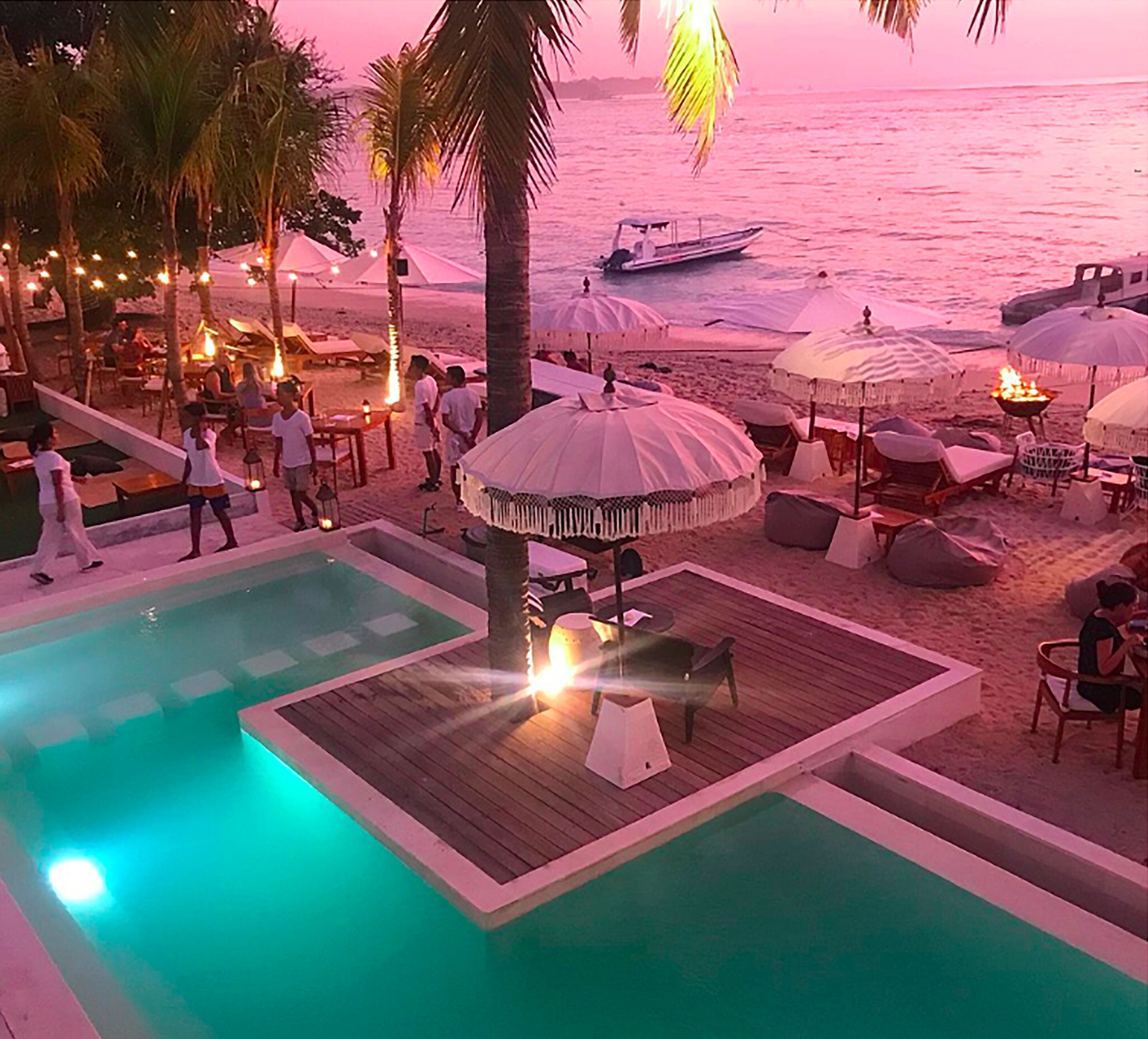 Ohana's Beachfront Resort & Beach Club