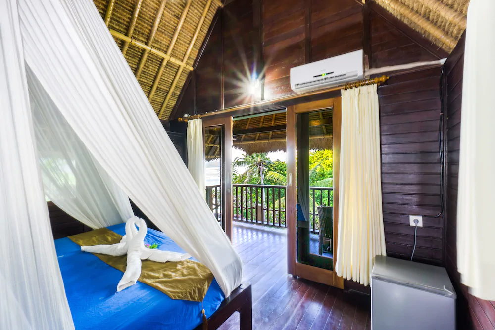 Song Lambung Beach Hut