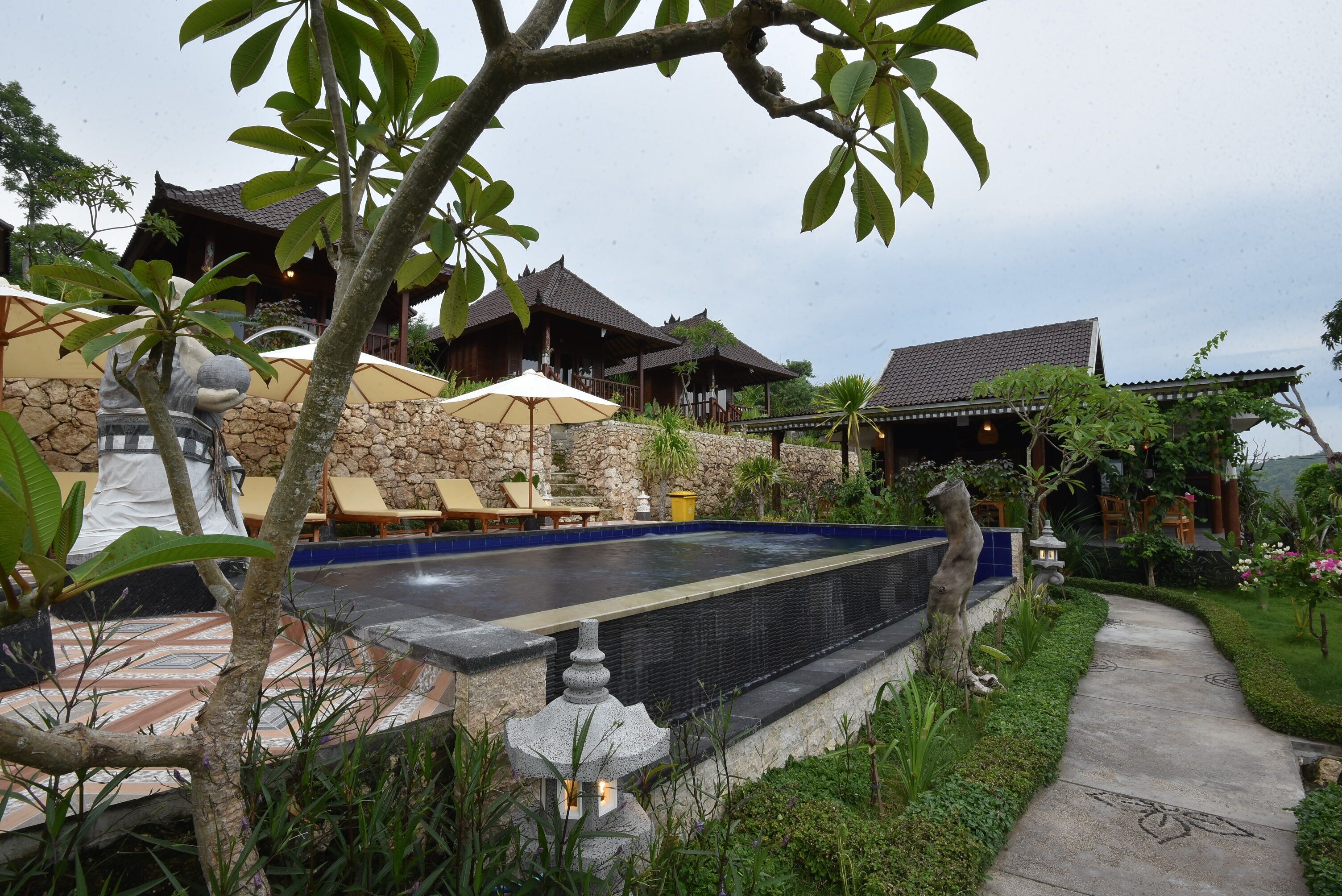 Sunday Huts Lembongan