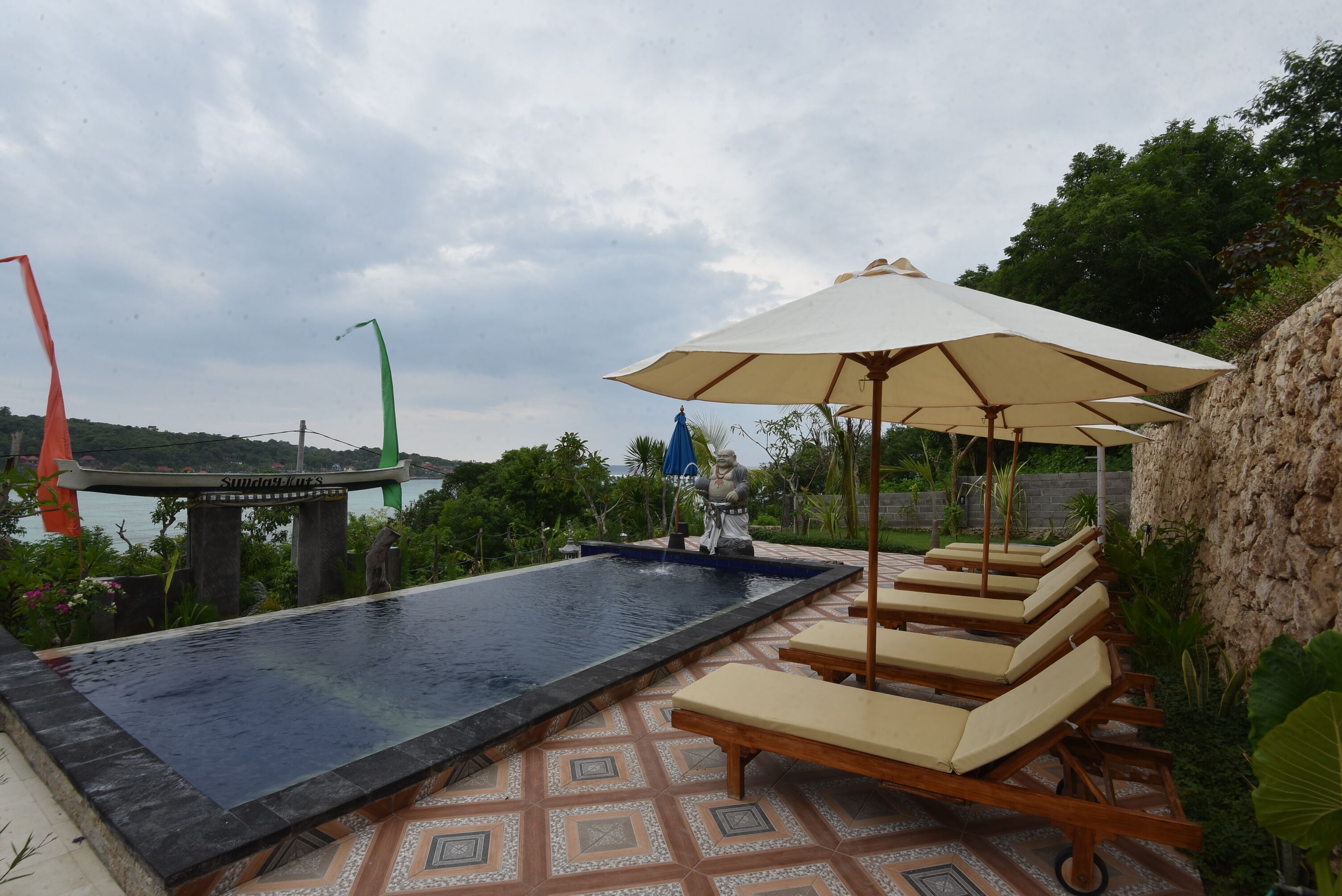 Sunday Huts Lembongan