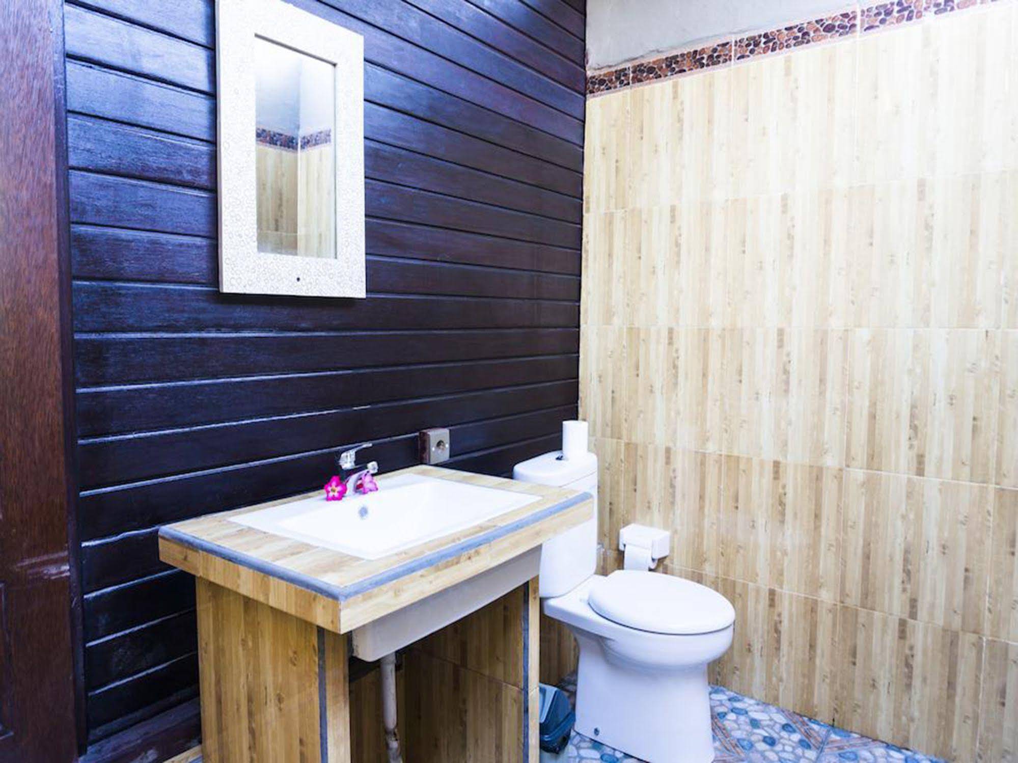 Sunrise Hut's Lembongan