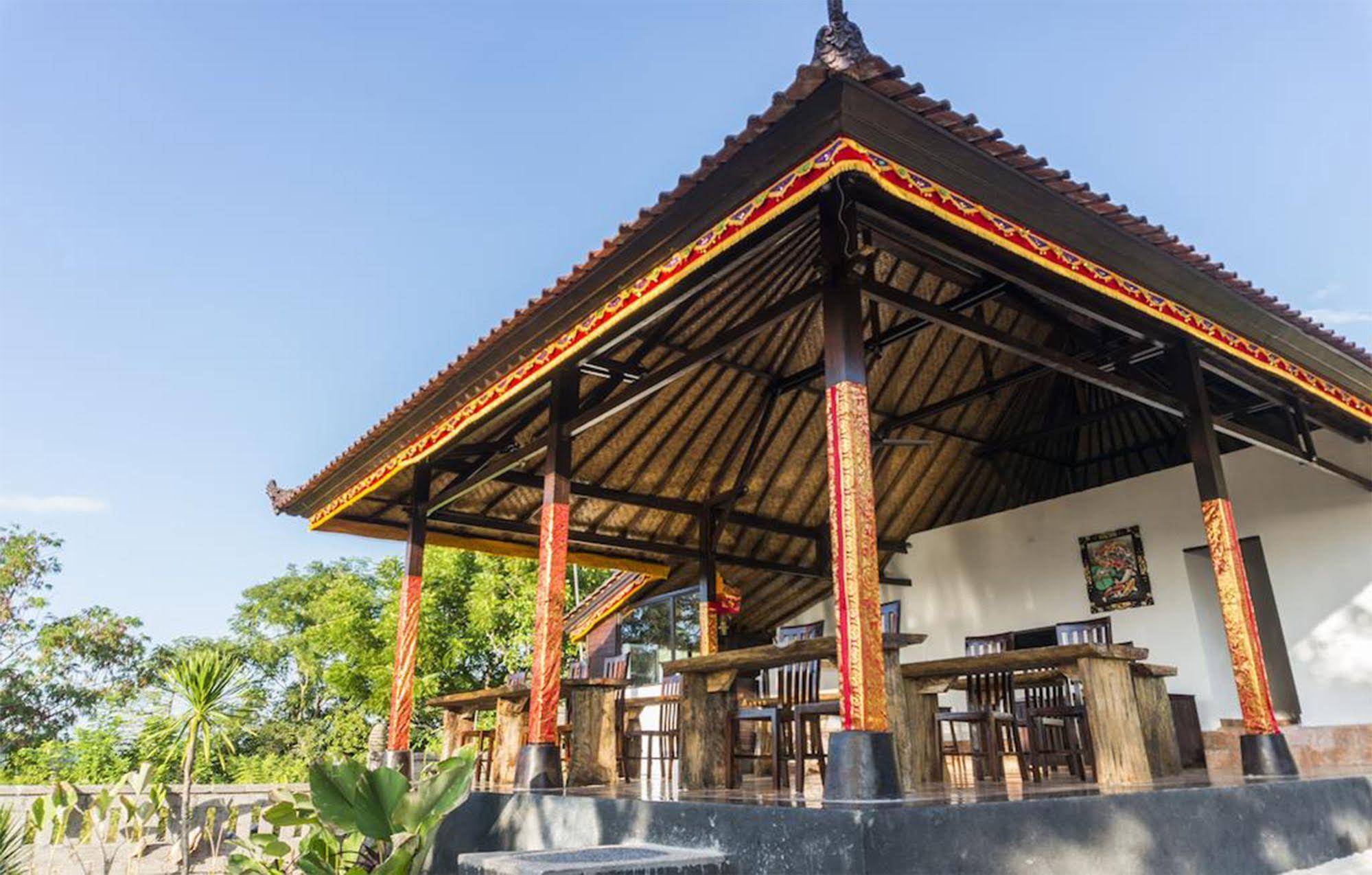 Sunrise Hut's Lembongan