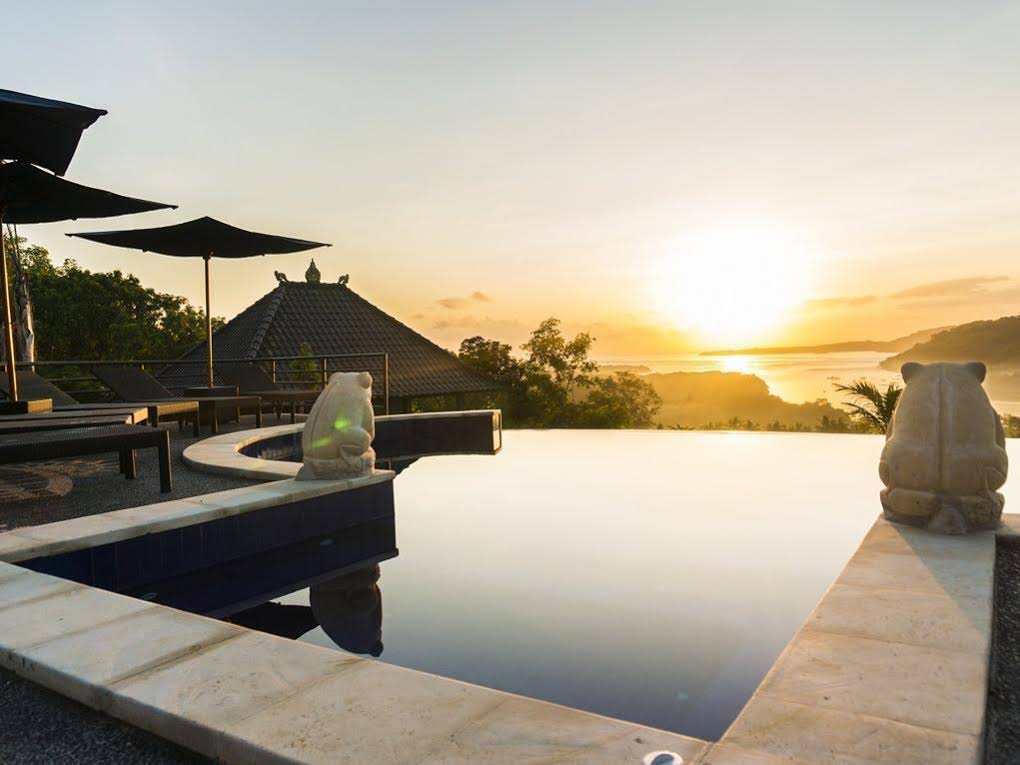 Sunrise Hut's Lembongan