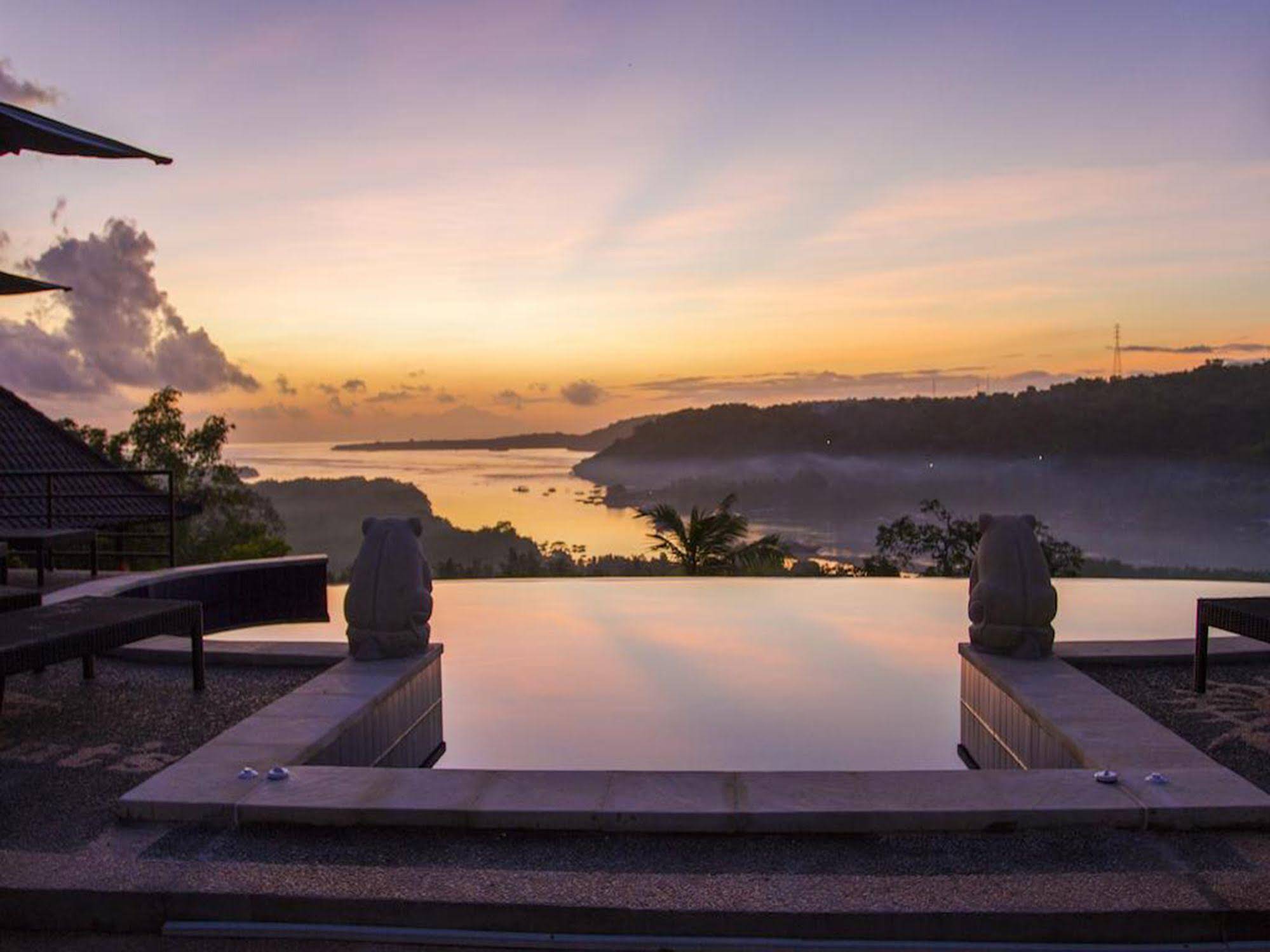 Sunrise Hut's Lembongan