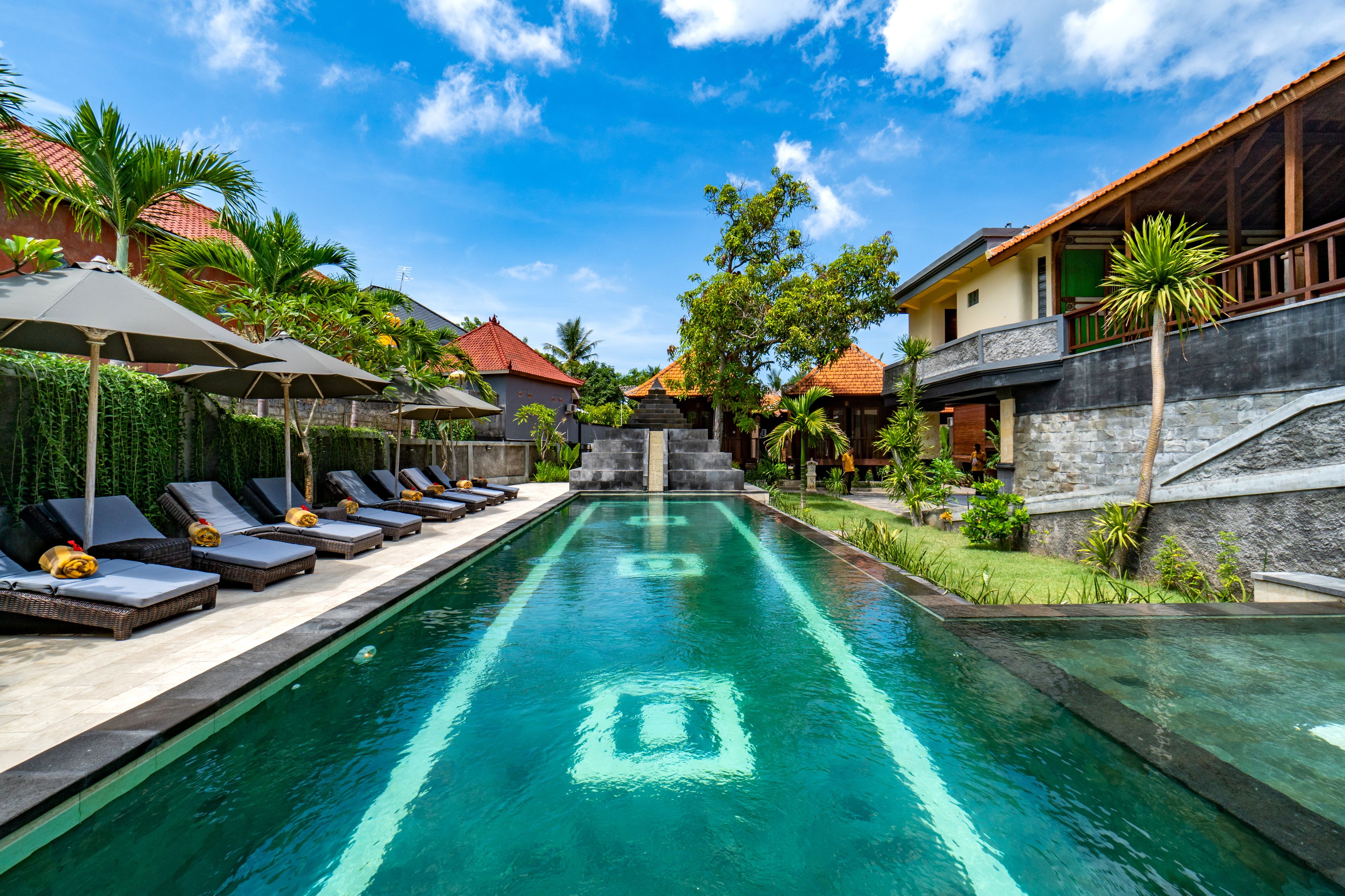 Tapa Bale Gede Lembongan by Pramana