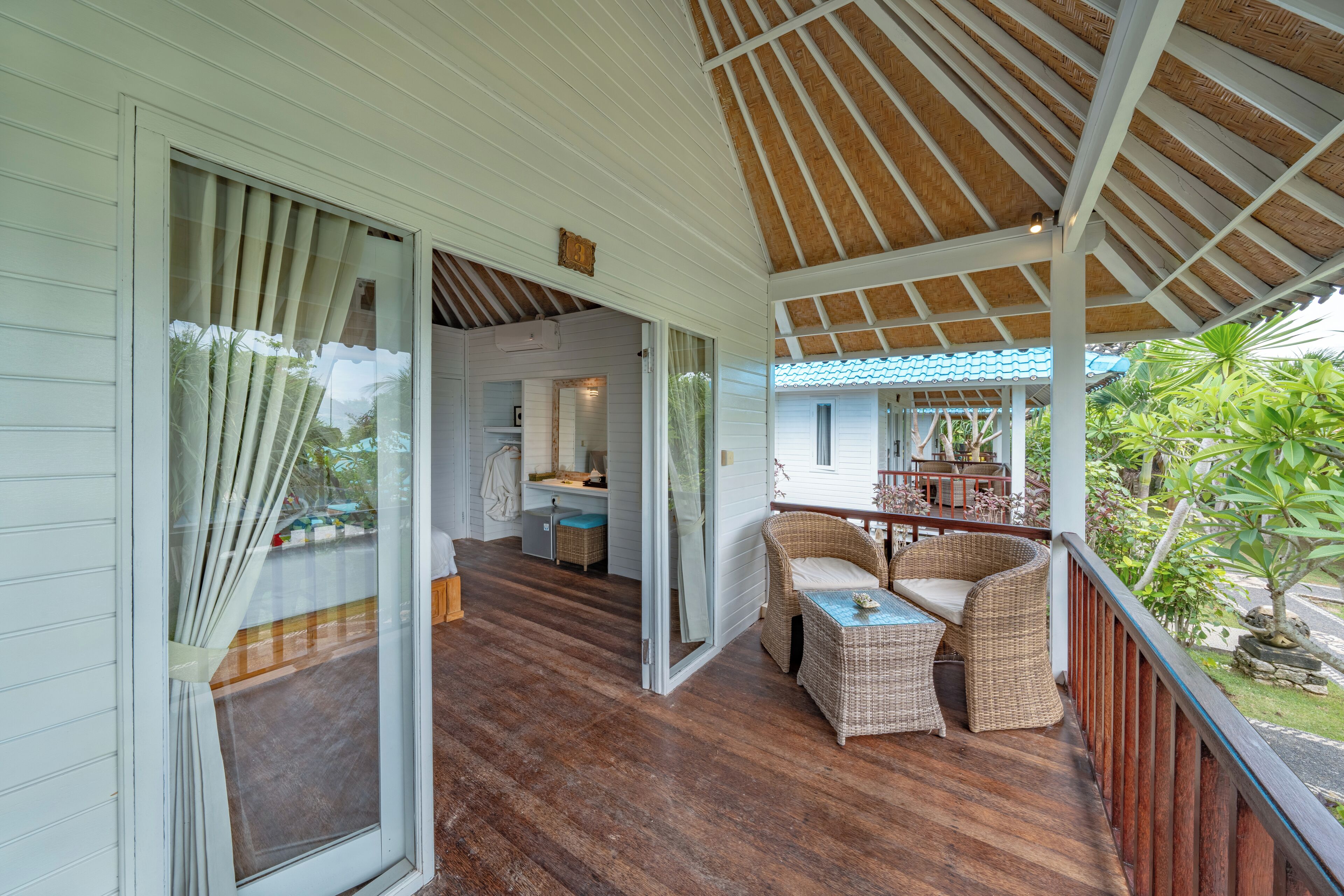 The Cubang Huts Lembongan