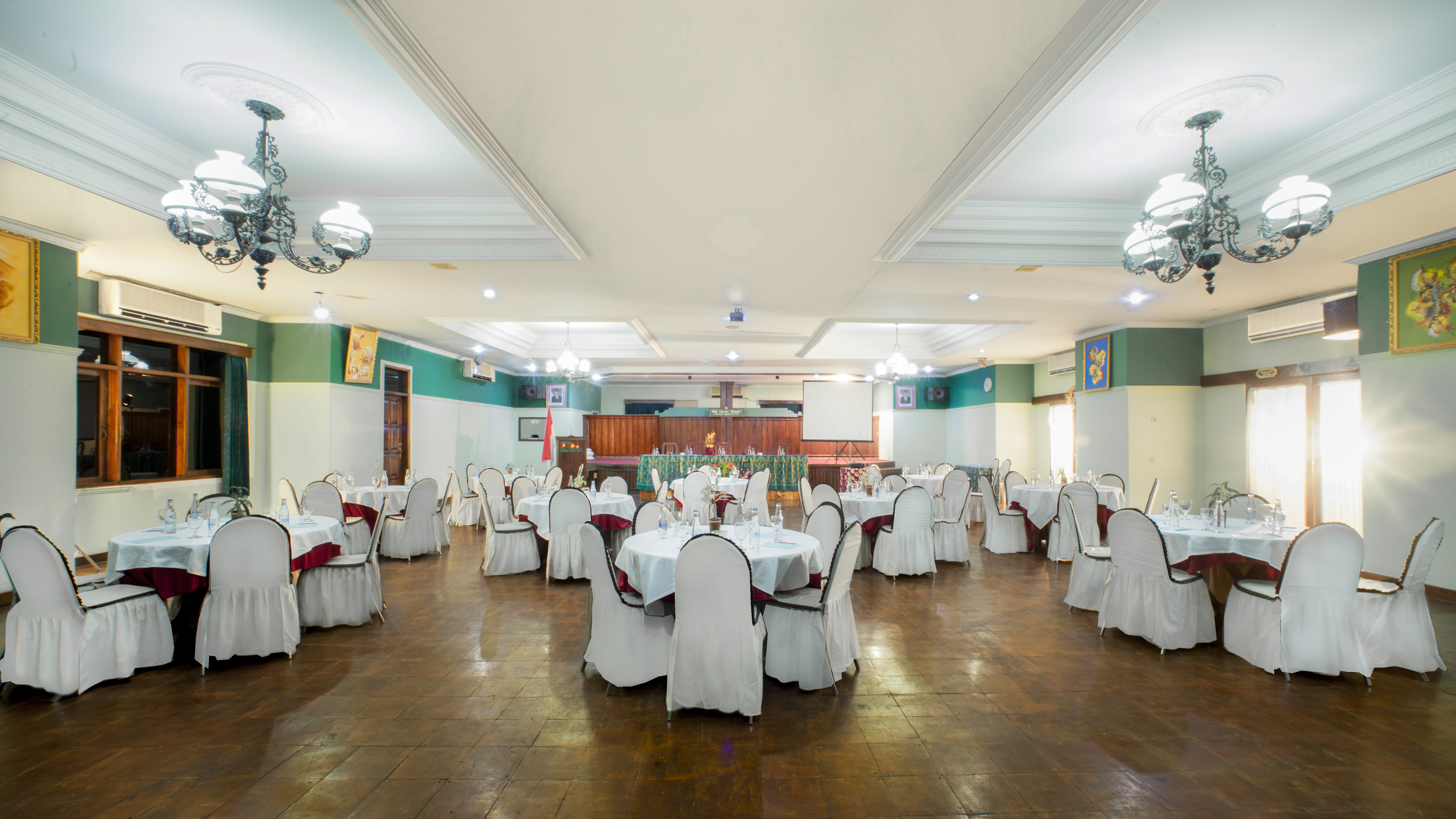 Bali Taman Beach Resort & Spa